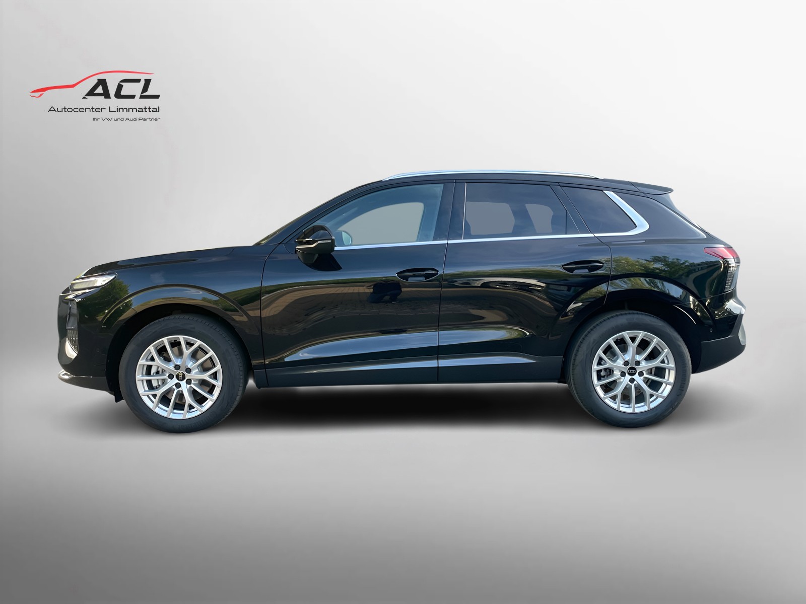 AUDI Q3 SUV TFSI quattro 150 kW S tronic-image-2