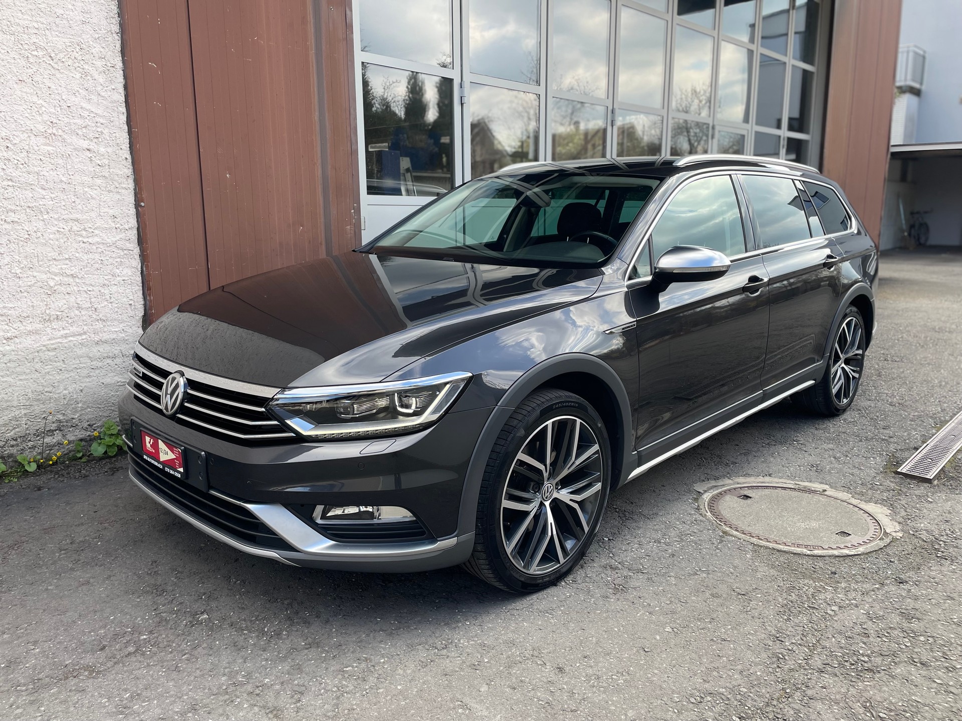 VW VW Passat Alltrack 2.0 TDI BMT 4Motion DSG-image-5