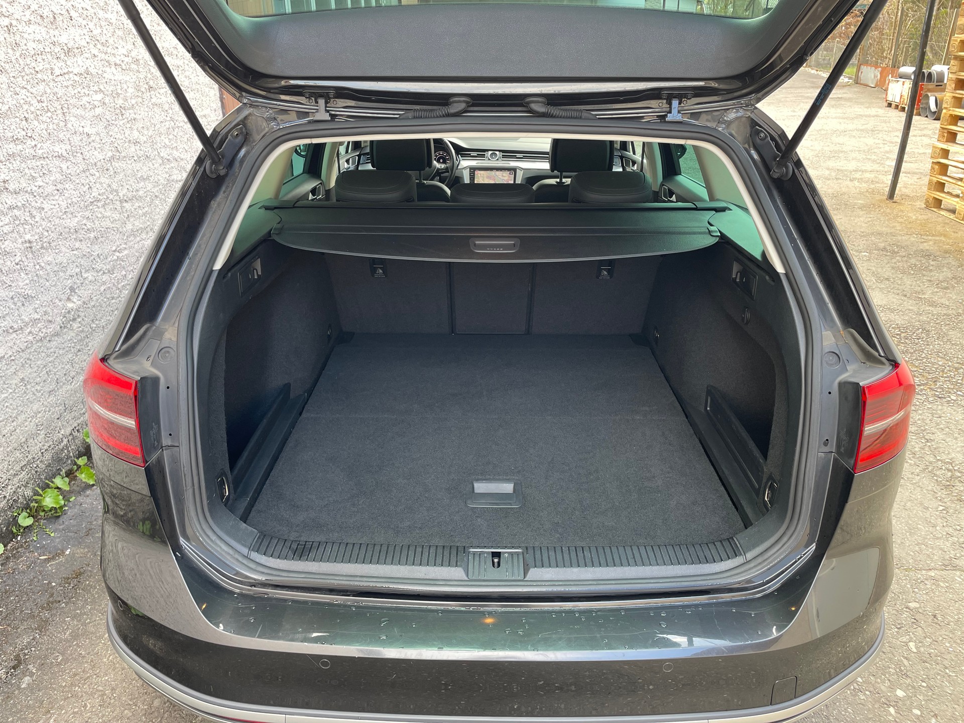 VW VW Passat Alltrack 2.0 TDI BMT 4Motion DSG-image-9