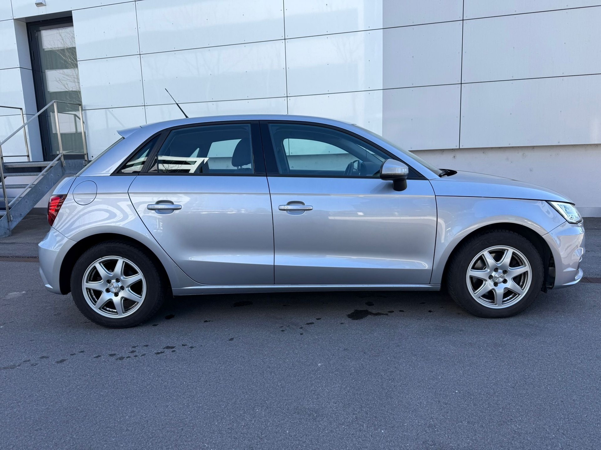 AUDI A1 Sportback 1.4 TFSI Sport S-tronic-image-6
