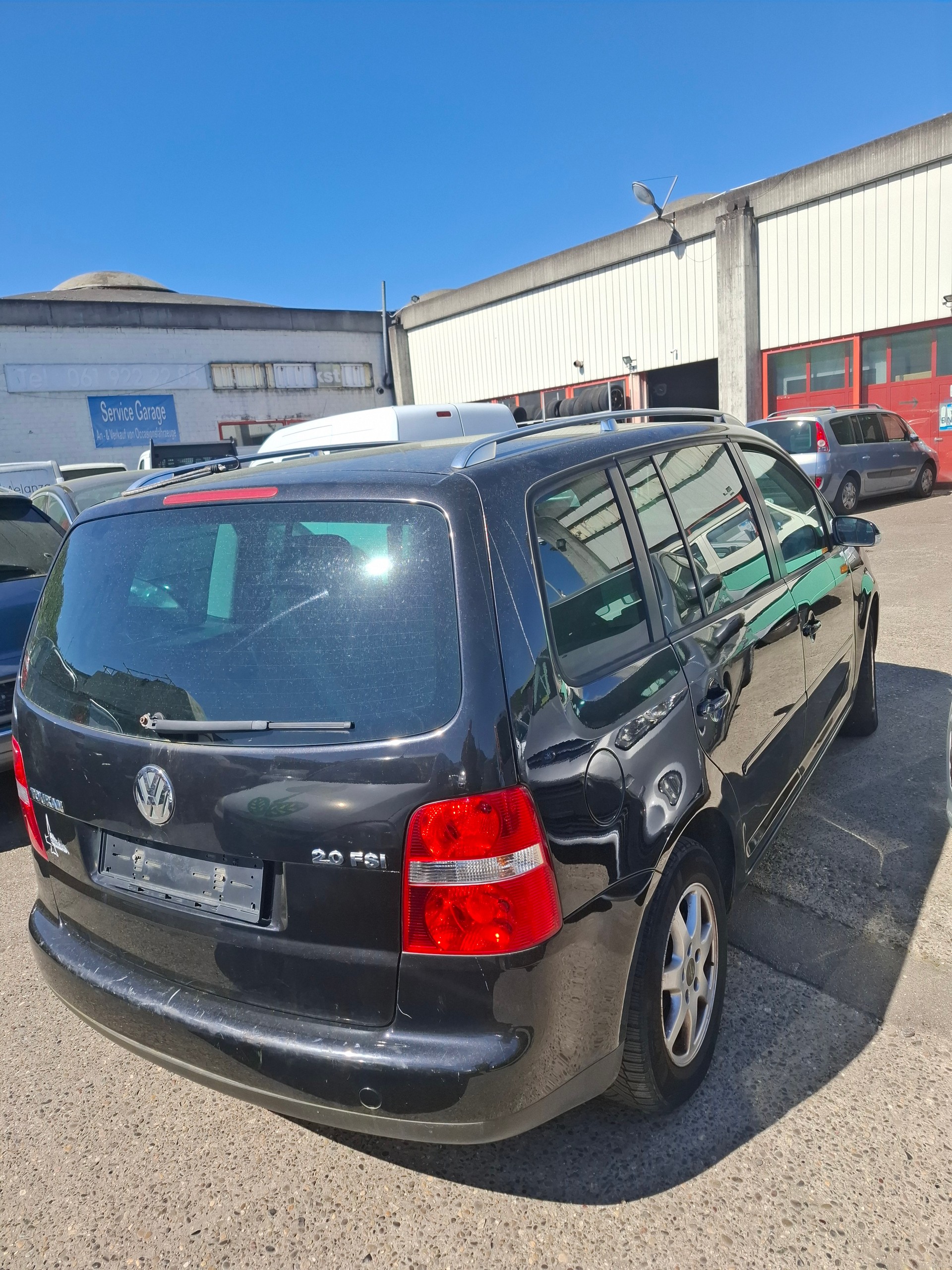 VW Touran 2.0 FSI Trendline-image-3