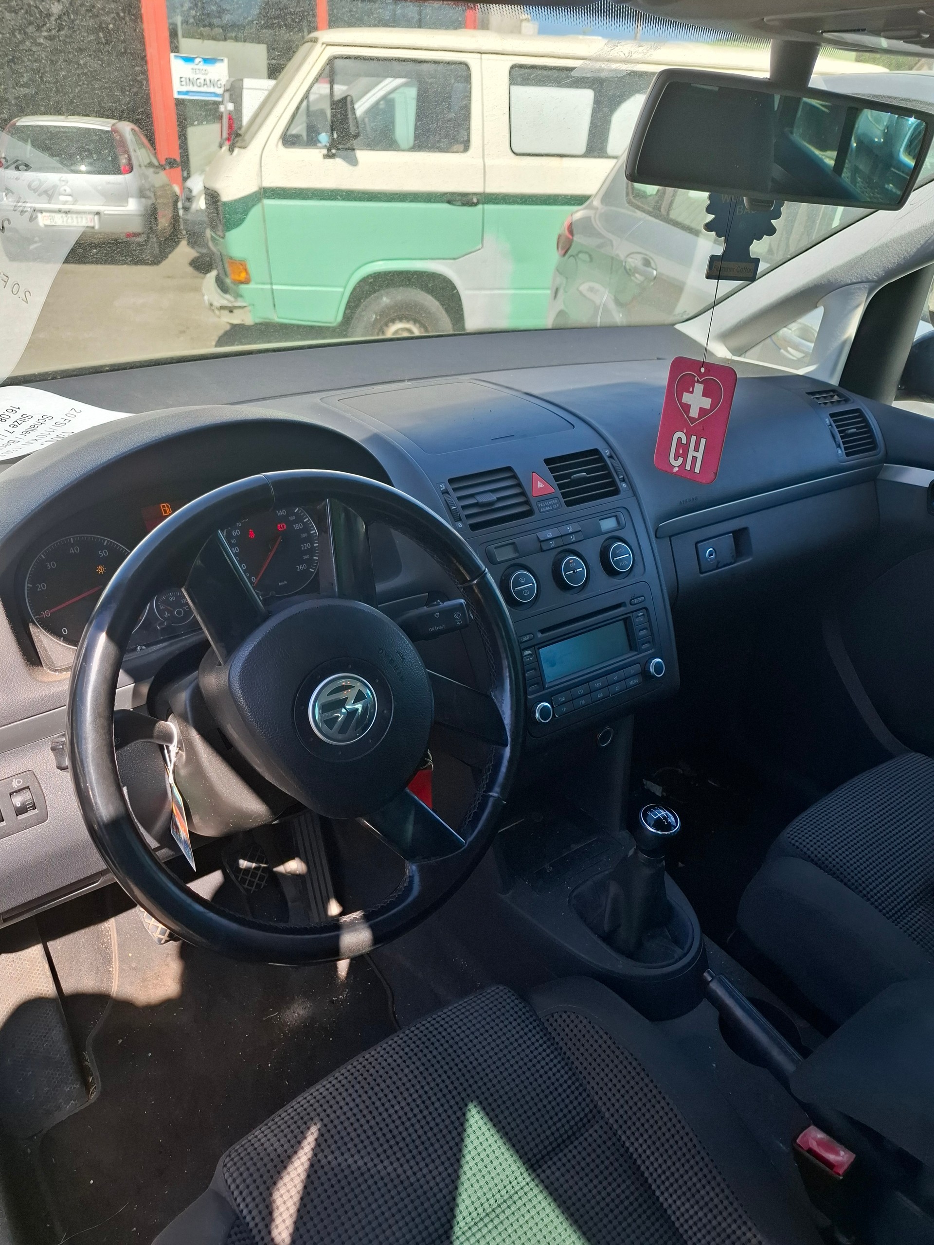 VW Touran 2.0 FSI Trendline-image-6