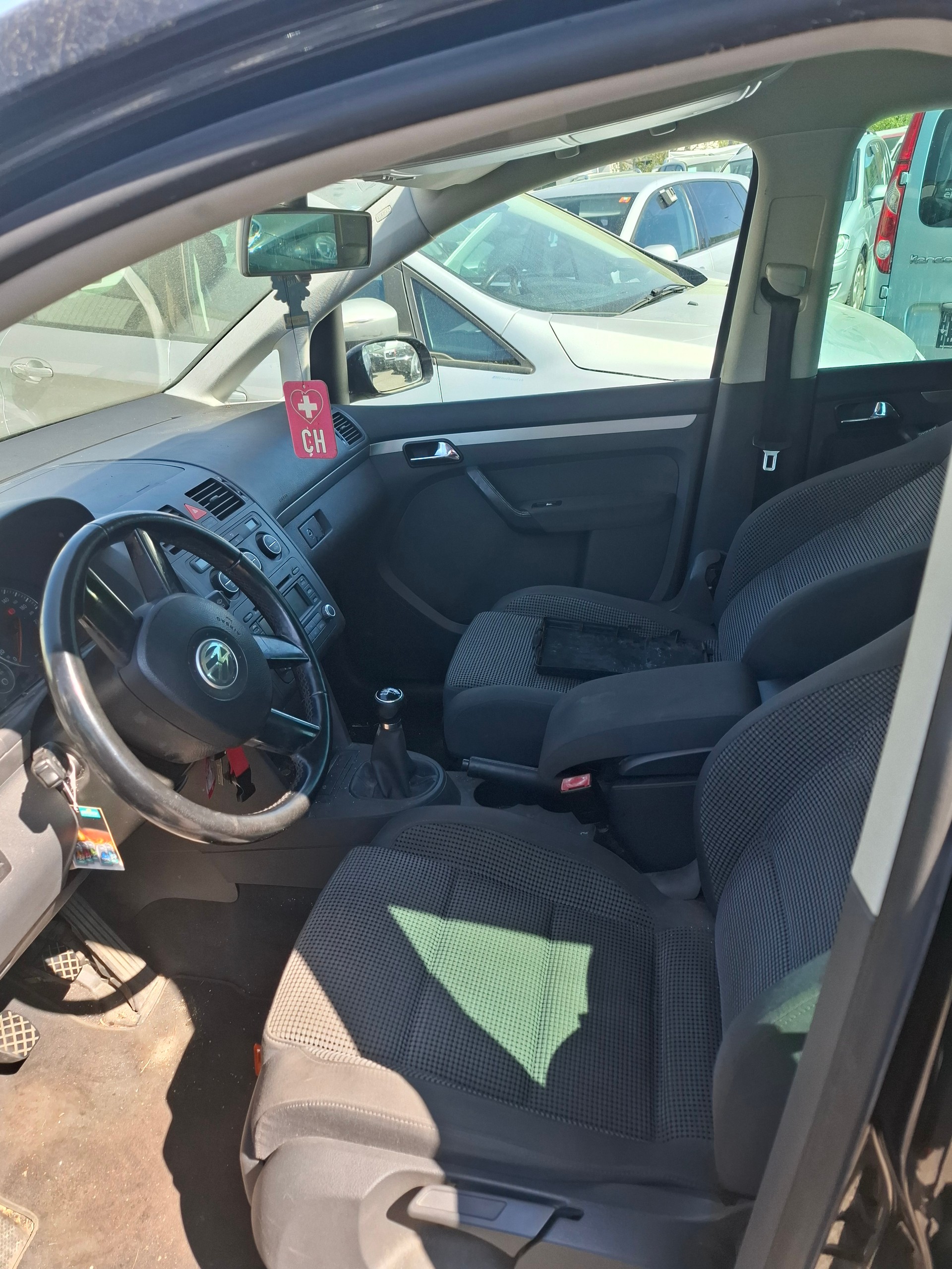 VW Touran 2.0 FSI Trendline-image-5