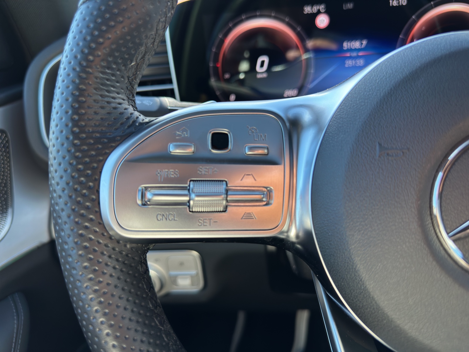 MERCEDES-BENZ GLE 350 e 4Matic AMG Line 9G-Tronic-image-16