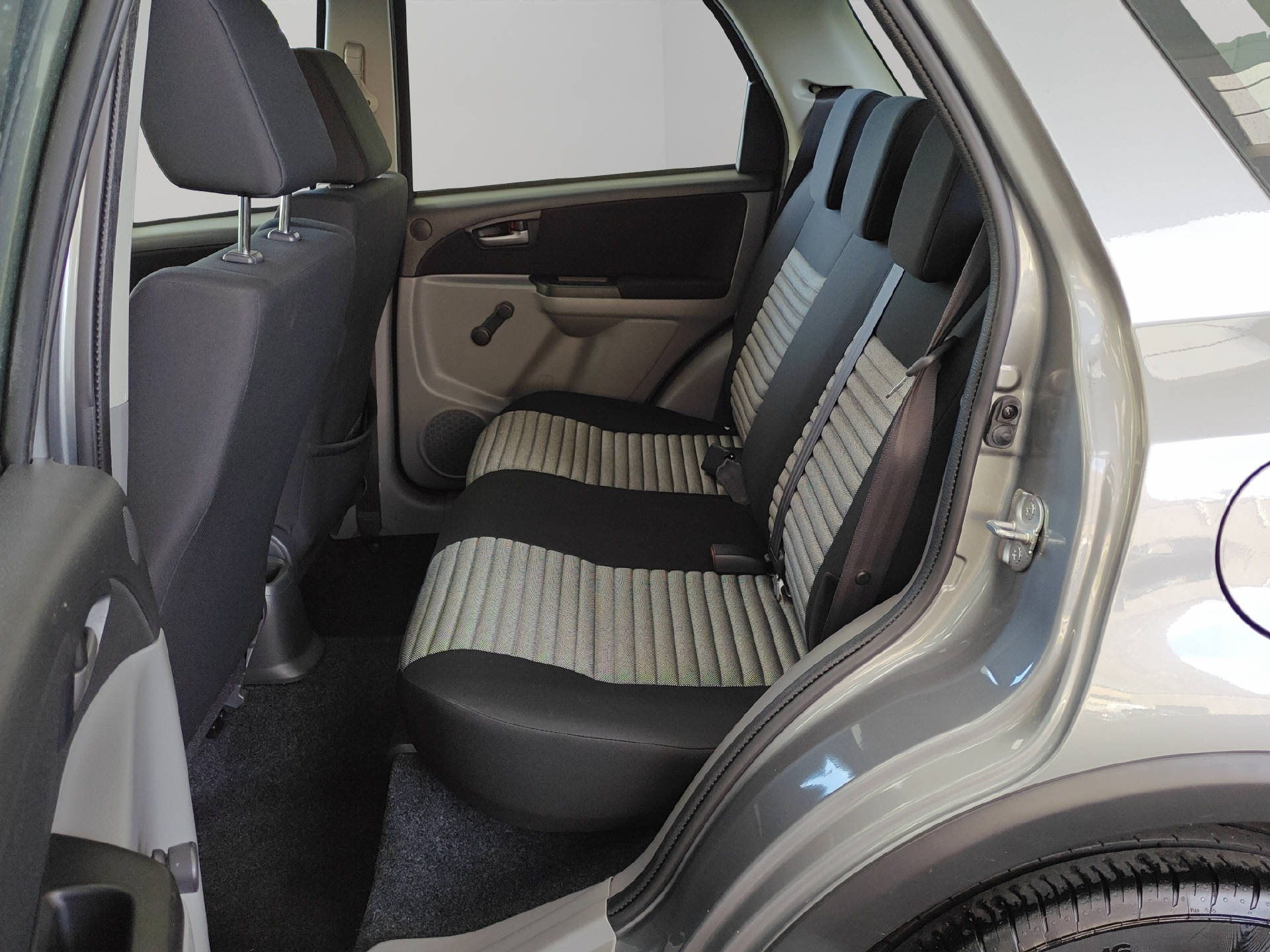 SUZUKI SX4 1.6 16V GL Streetline-image-9