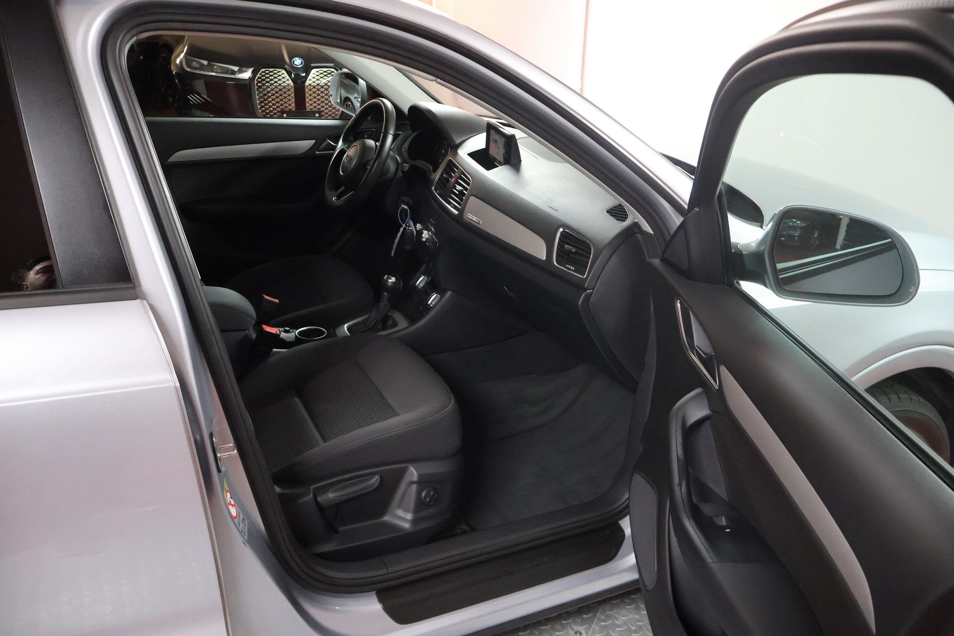 AUDI Q3 2.0 TFSI quattro S-tronic-image-12
