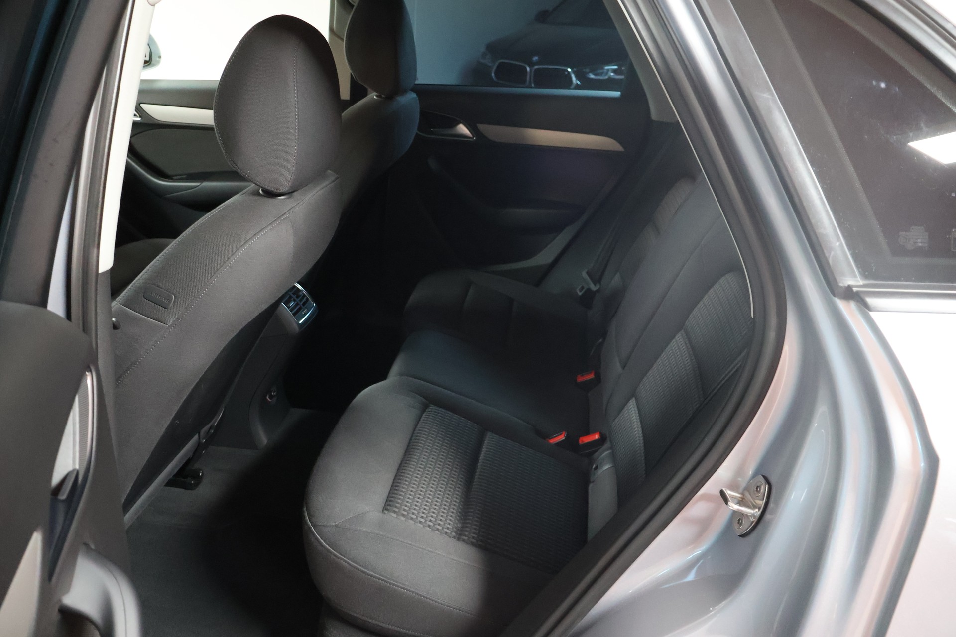 AUDI Q3 2.0 TFSI quattro S-tronic-image-16