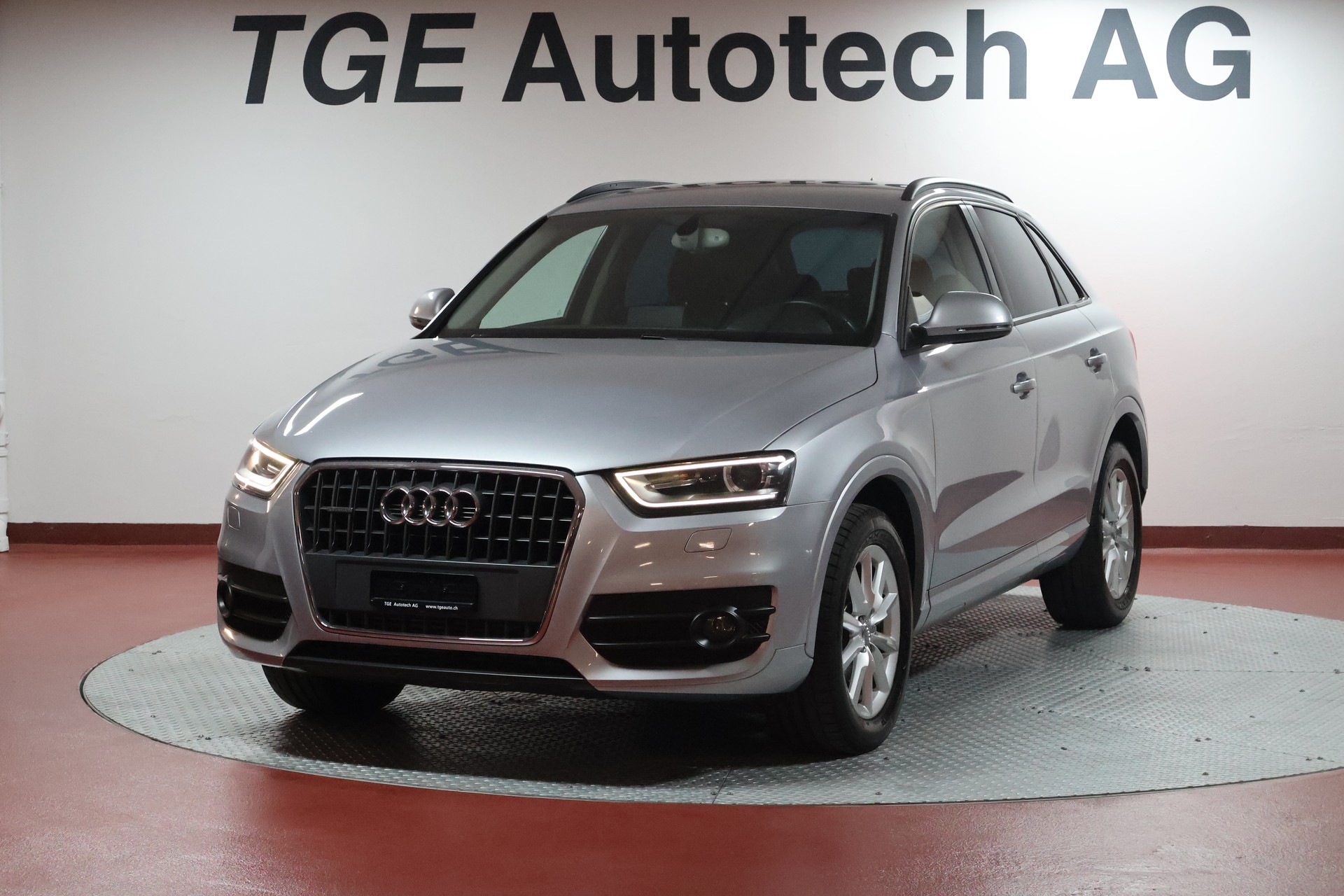 AUDI Q3 2.0 TFSI quattro S-tronic-image-0