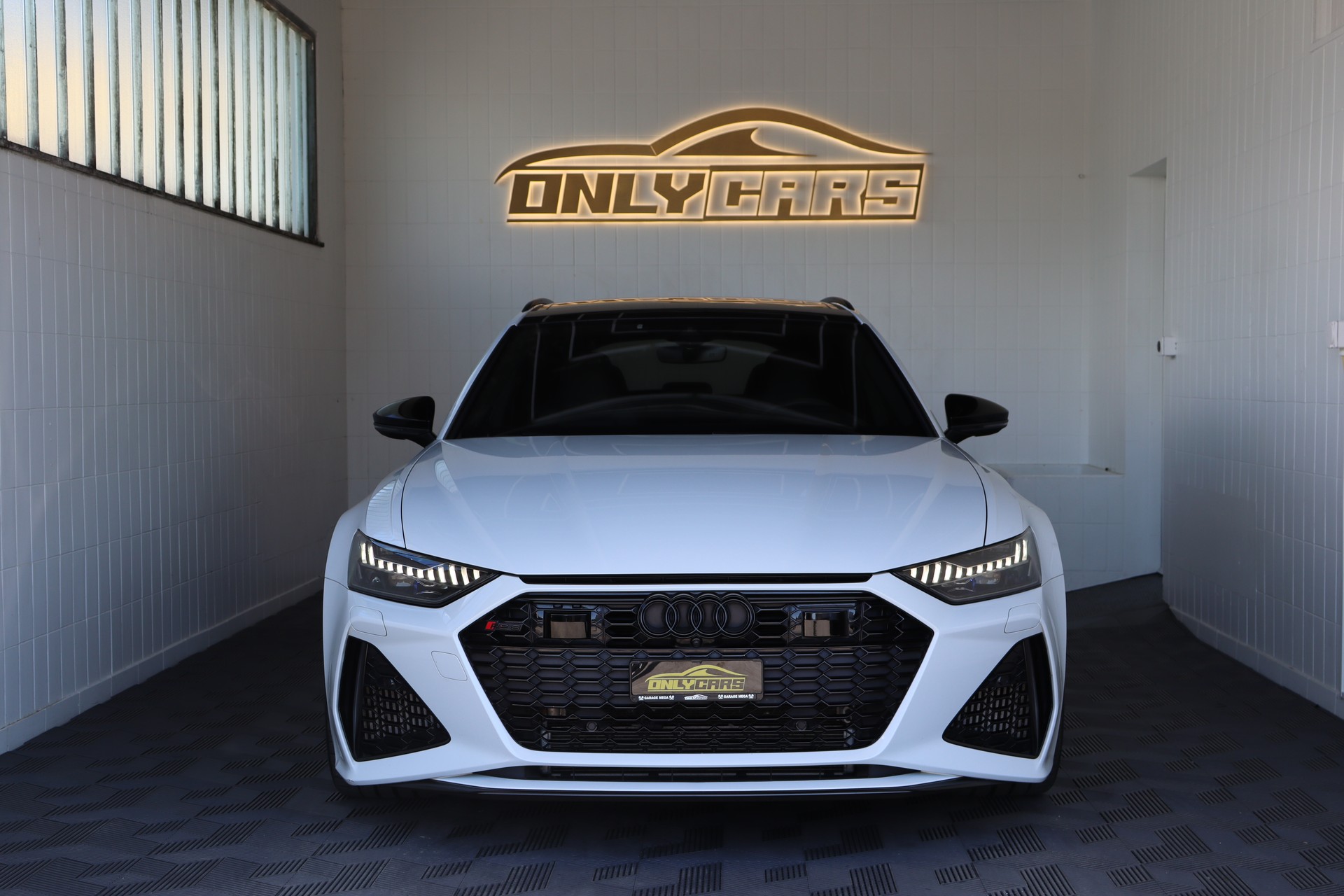 AUDI RS6 Avant 4.0 TFSI V8 quattro **CH-FZ**-showroom-element-1