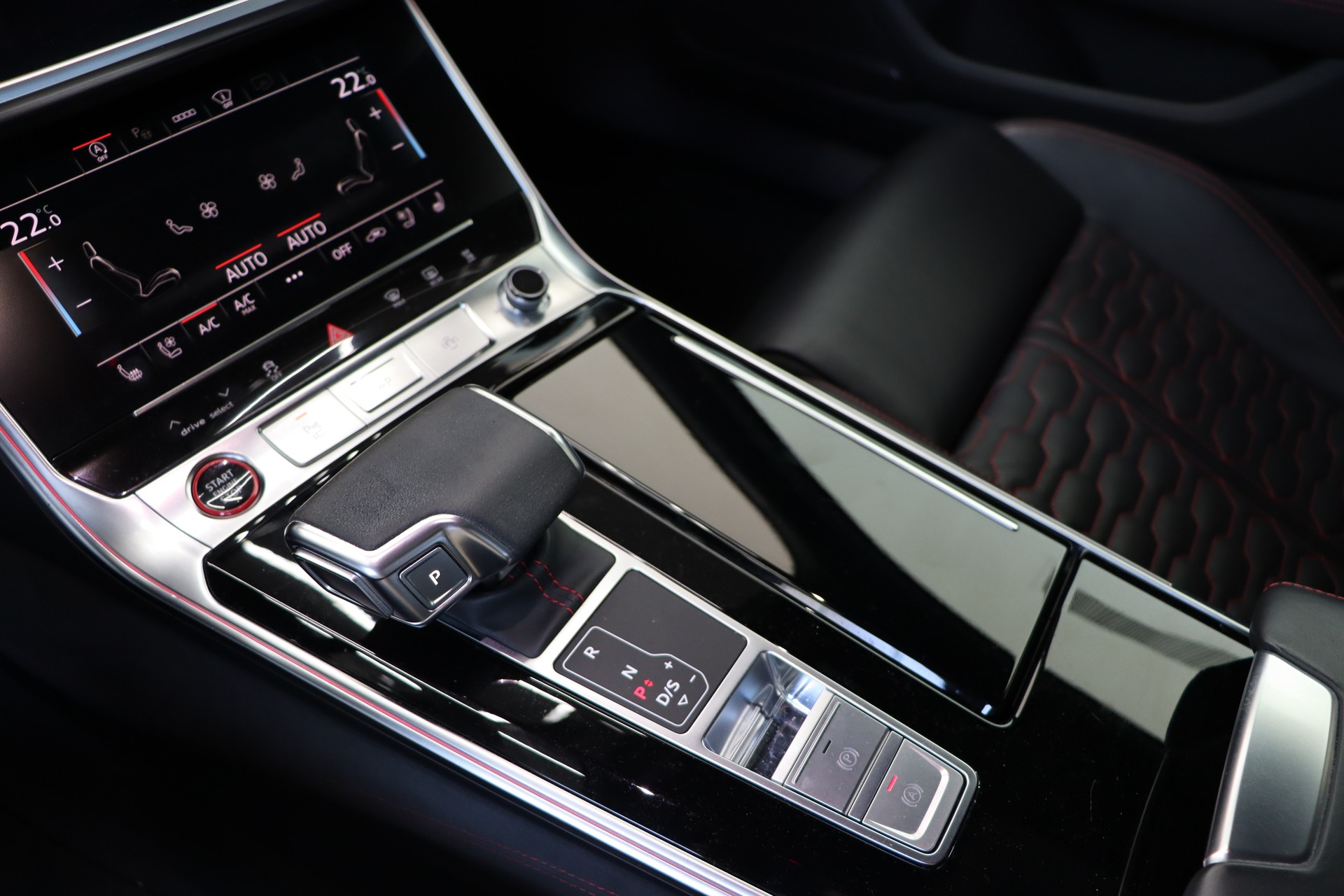 AUDI RS6 Avant 4.0 TFSI V8 quattro **CH-FZ**-image-16
