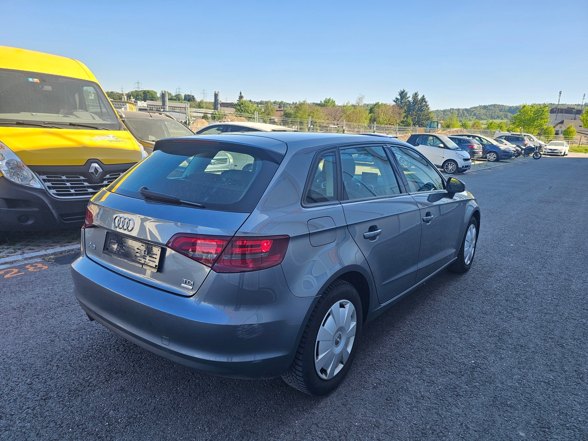 AUDI A3 Sportback 1.6 TDI Attraction-image-4