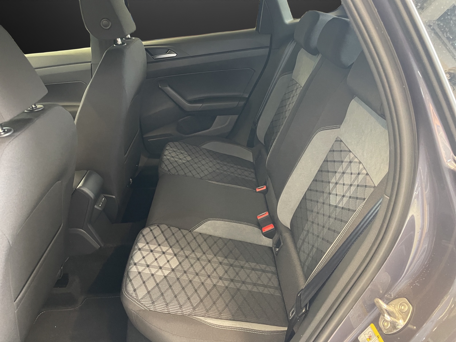 VW Taigo 1.5 TSI R-Line DSG-image-8