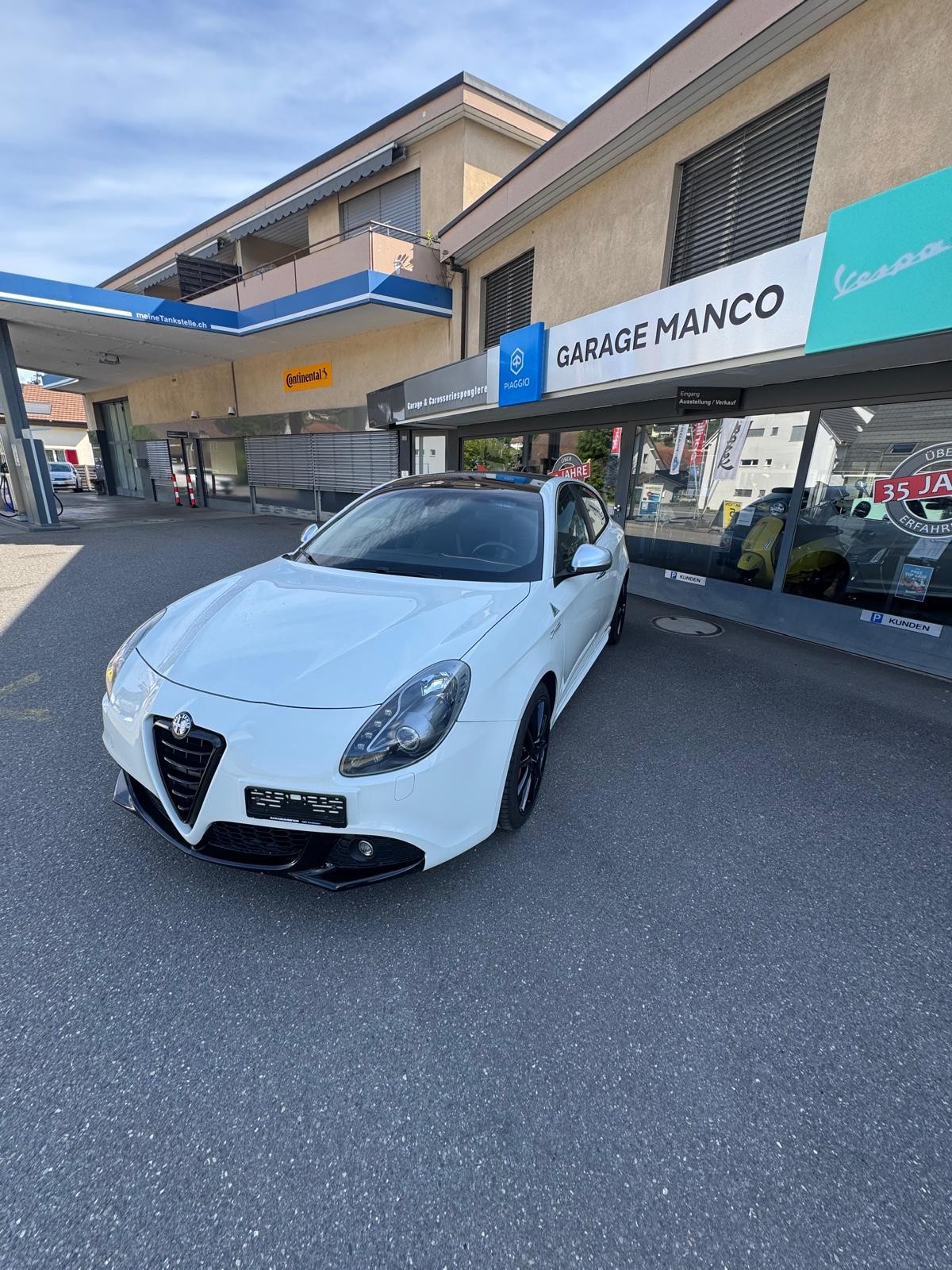 Car photo