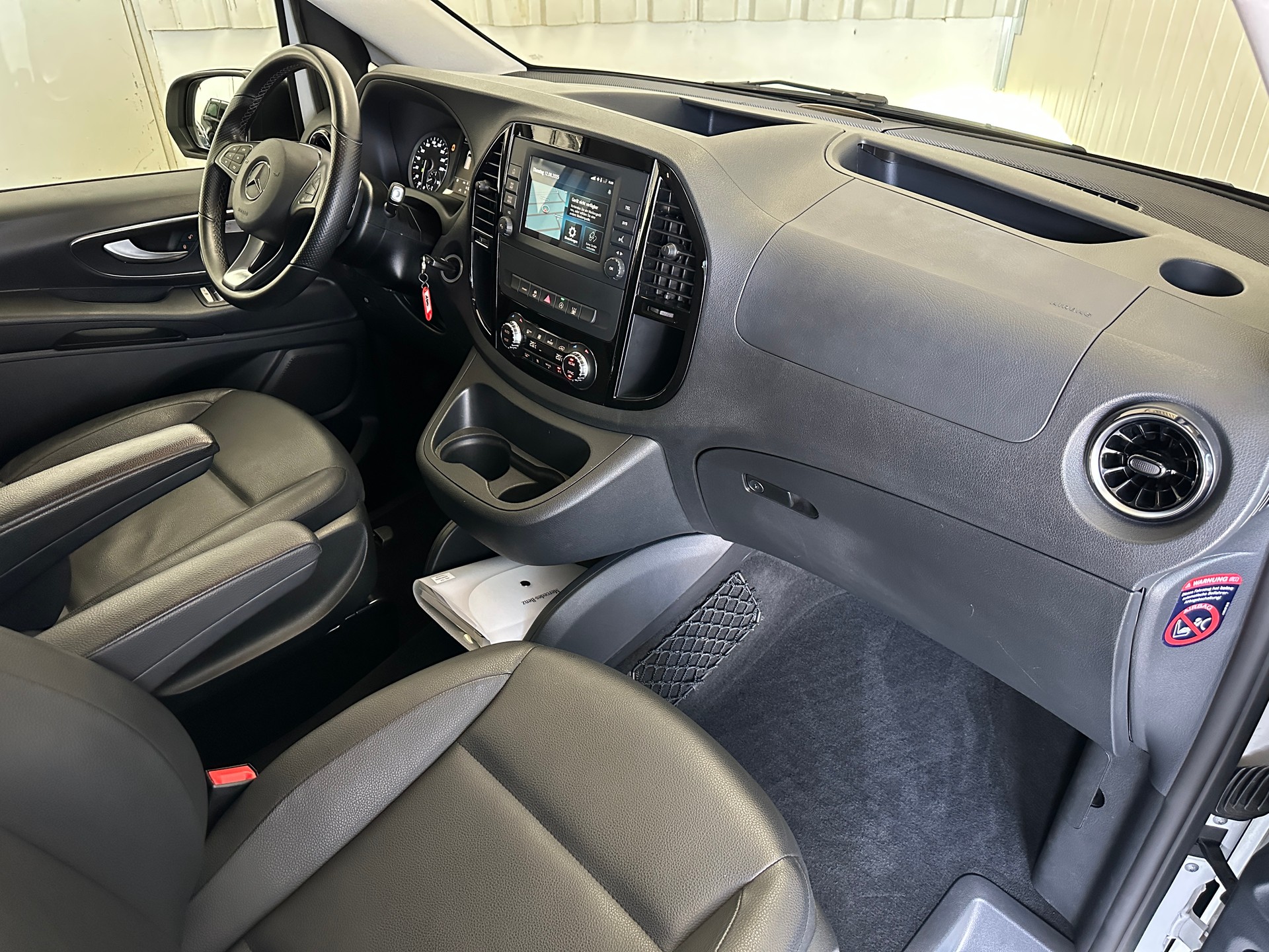 MERCEDES-BENZ Vito 124 CDI Tourer 9G-Tronic 7-SITZER-image-9