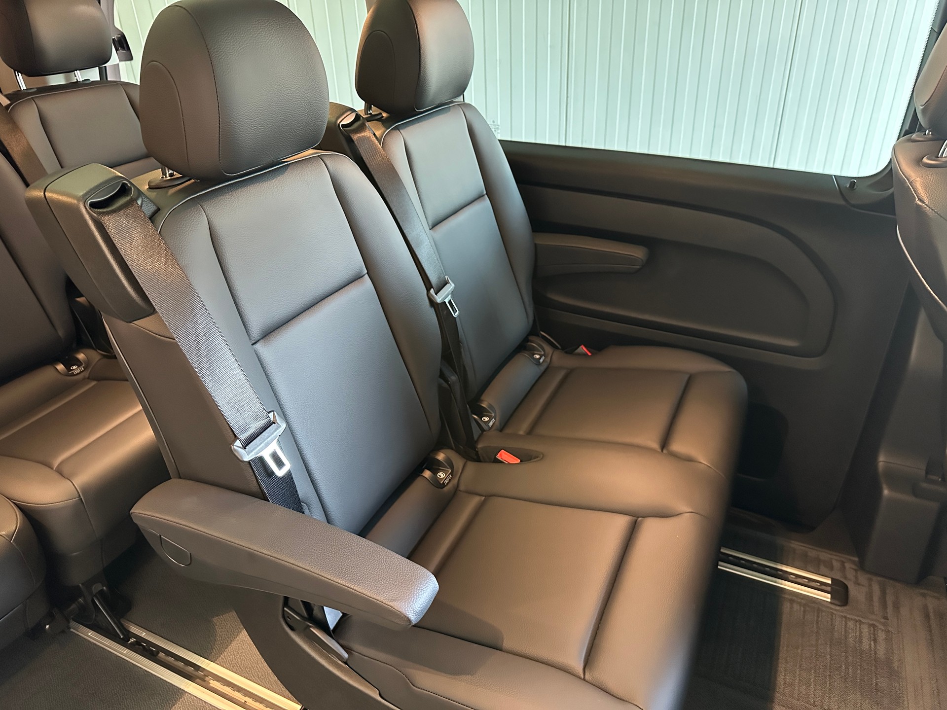 MERCEDES-BENZ Vito 124 CDI Tourer 9G-Tronic 7-SITZER-image-4