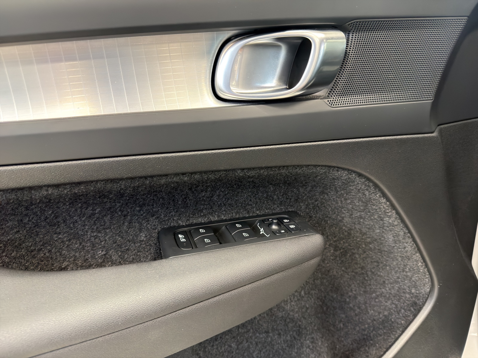 Image VOLVO XC40 XC40 B3 Benzin Mild Hybrid Xcite DCT
