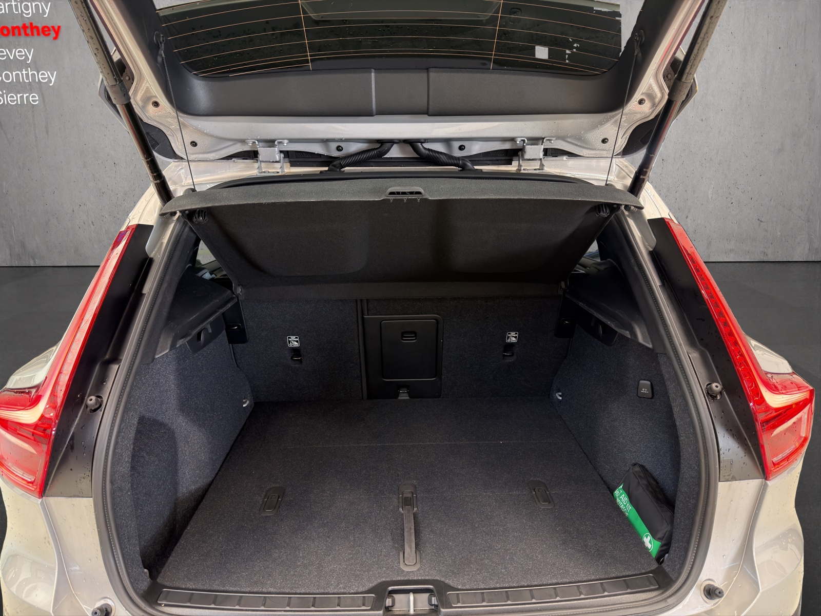 Image VOLVO XC40 XC40 B3 Benzin Mild Hybrid Xcite DCT