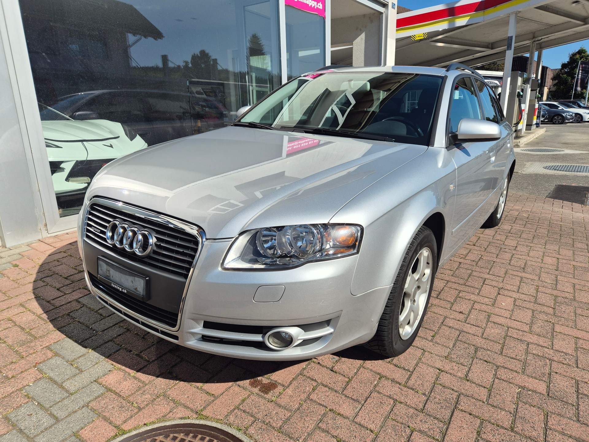 AUDI A4 Avant 2.0 Turbo FSI quattro-image-0