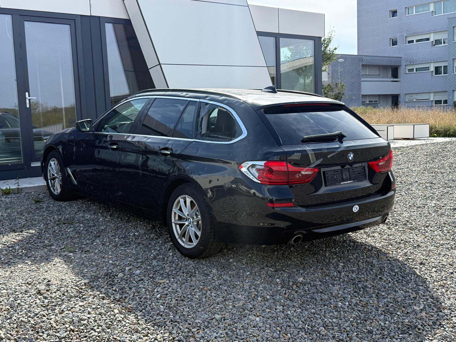 BMW 530i xDrive Touring Steptronic *HAGELSCHADEN* Jetzt nur noch CHF 10'900.- statt CHF 16'900.-*-image-6