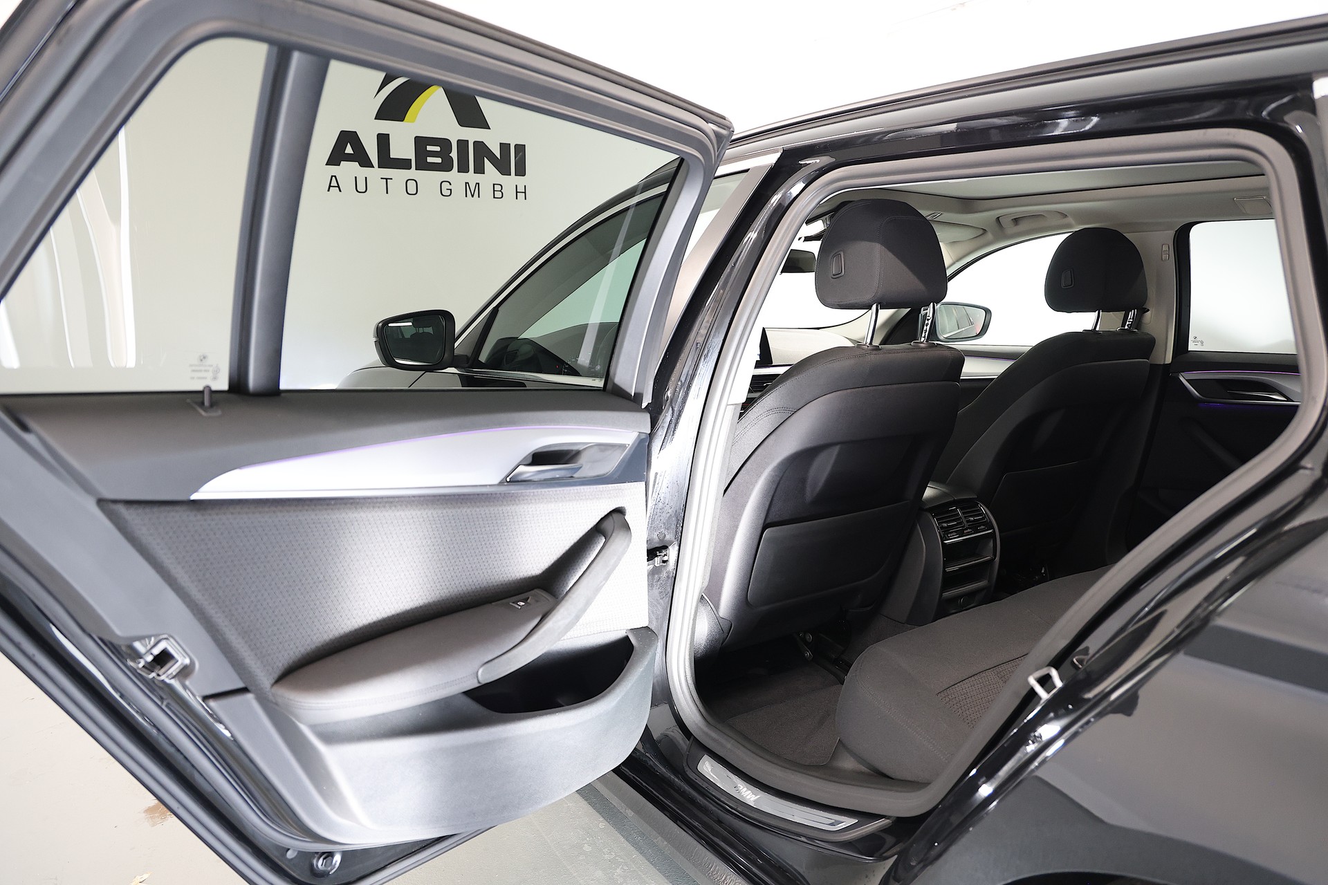 BMW 530i xDrive Touring Steptronic-image-14