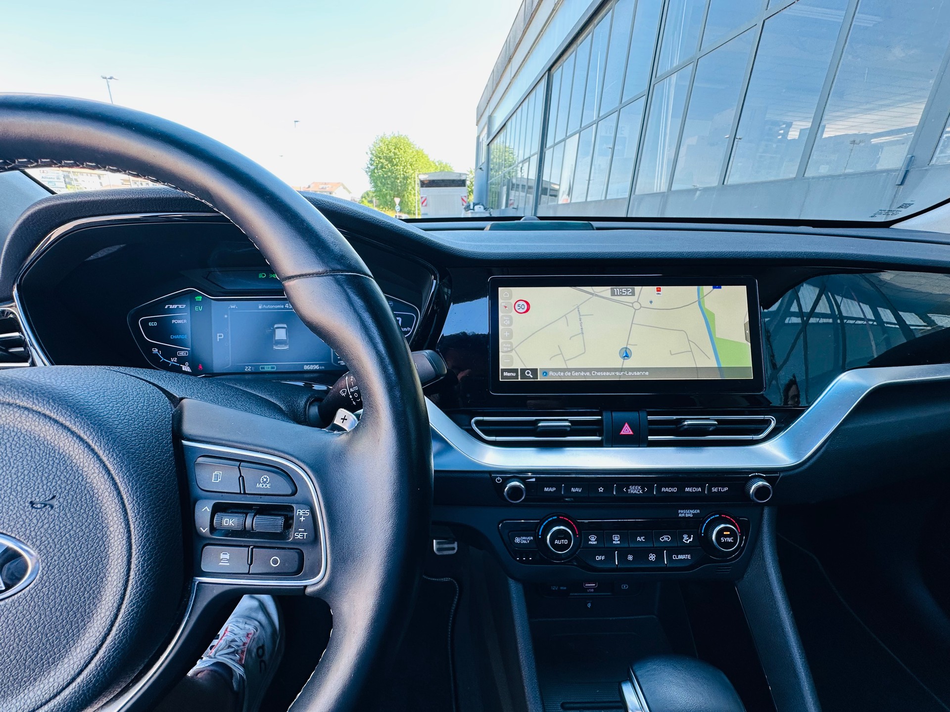 KIA Niro 1.6GDi Plug-in Hybrid Style DCT-image-16