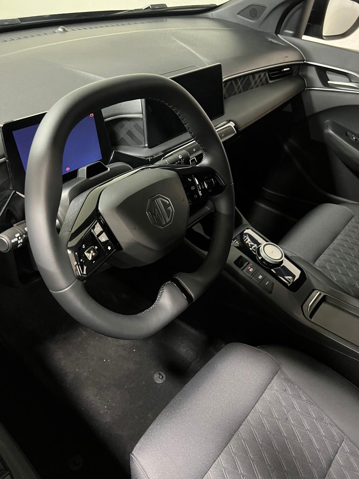 MG 3 1.5 Hybrid Luxury Aut.-image-7