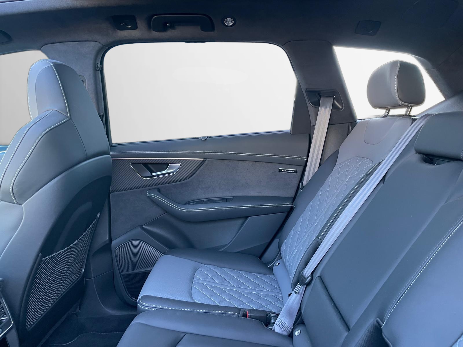 AUDI SQ7 TFSI quattro tiptronic-image-9