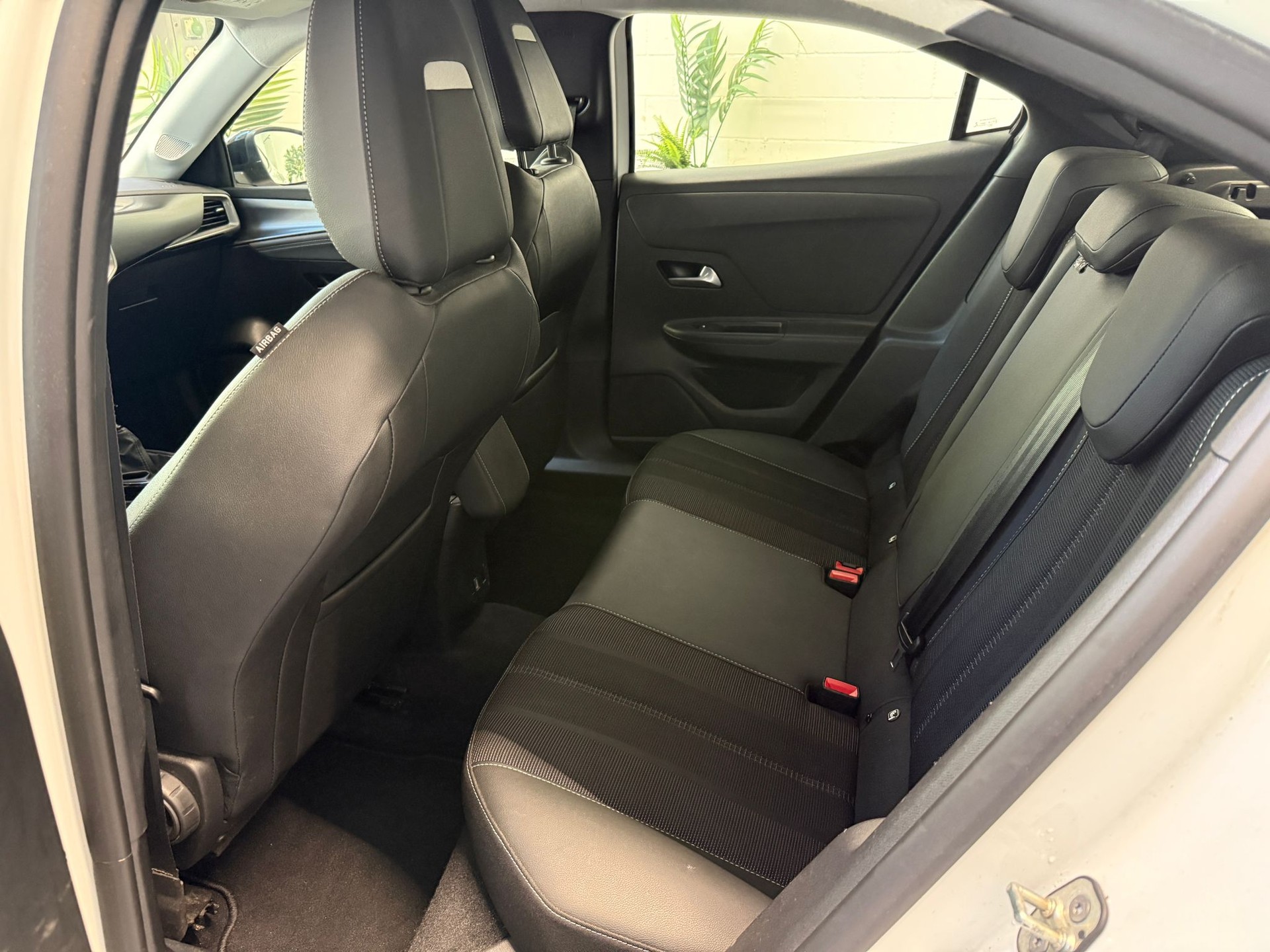 OPEL Mokka 1.2 Direct Injection Turbo Edition-image-12
