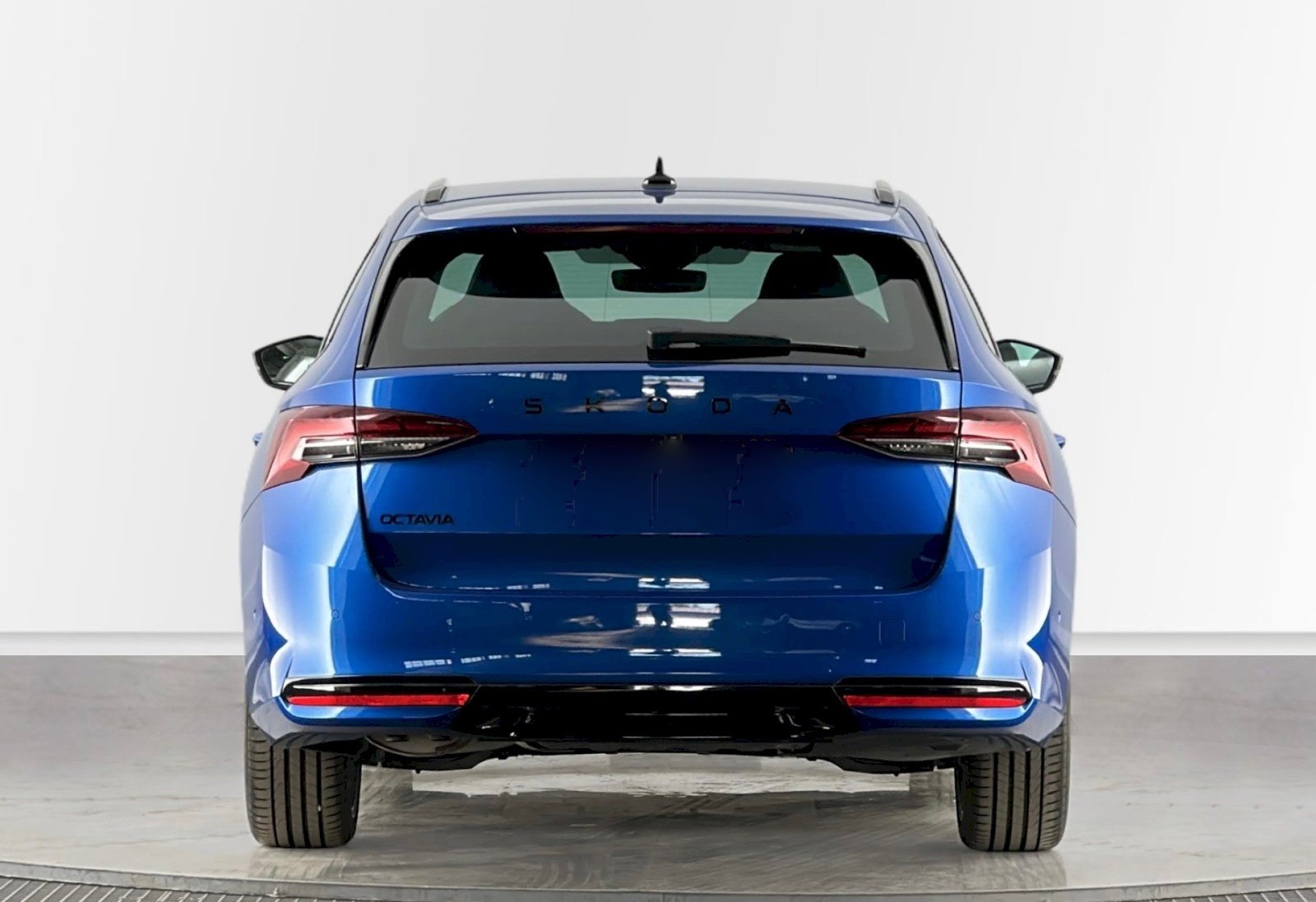 SKODA Octavia Combi 1.5 TSI mHEV DSG SportLine 150PS *FACELIFT *ELEKTR. AHK *RACE BLUE *BLACK PACKAGE *5 Jahre WERKS-GARANTIE!-image-3