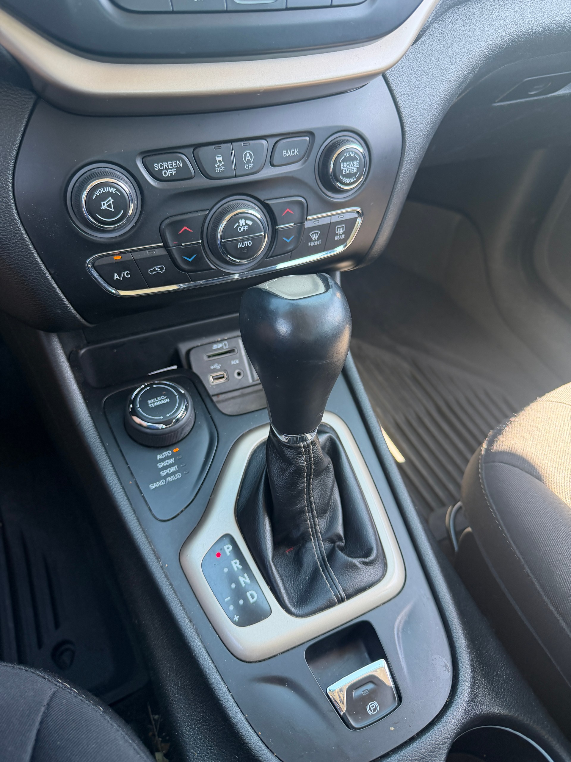 JEEP Cherokee 2.0TD Limited AWD 9ATX-image-12