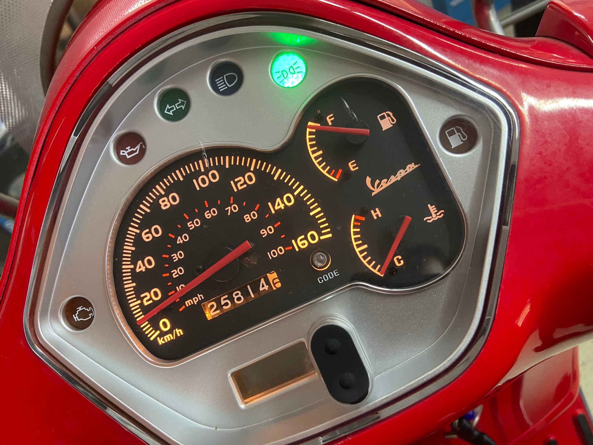 PIAGGIO Vespa GTS Super 300 i.e-showroom-element-3