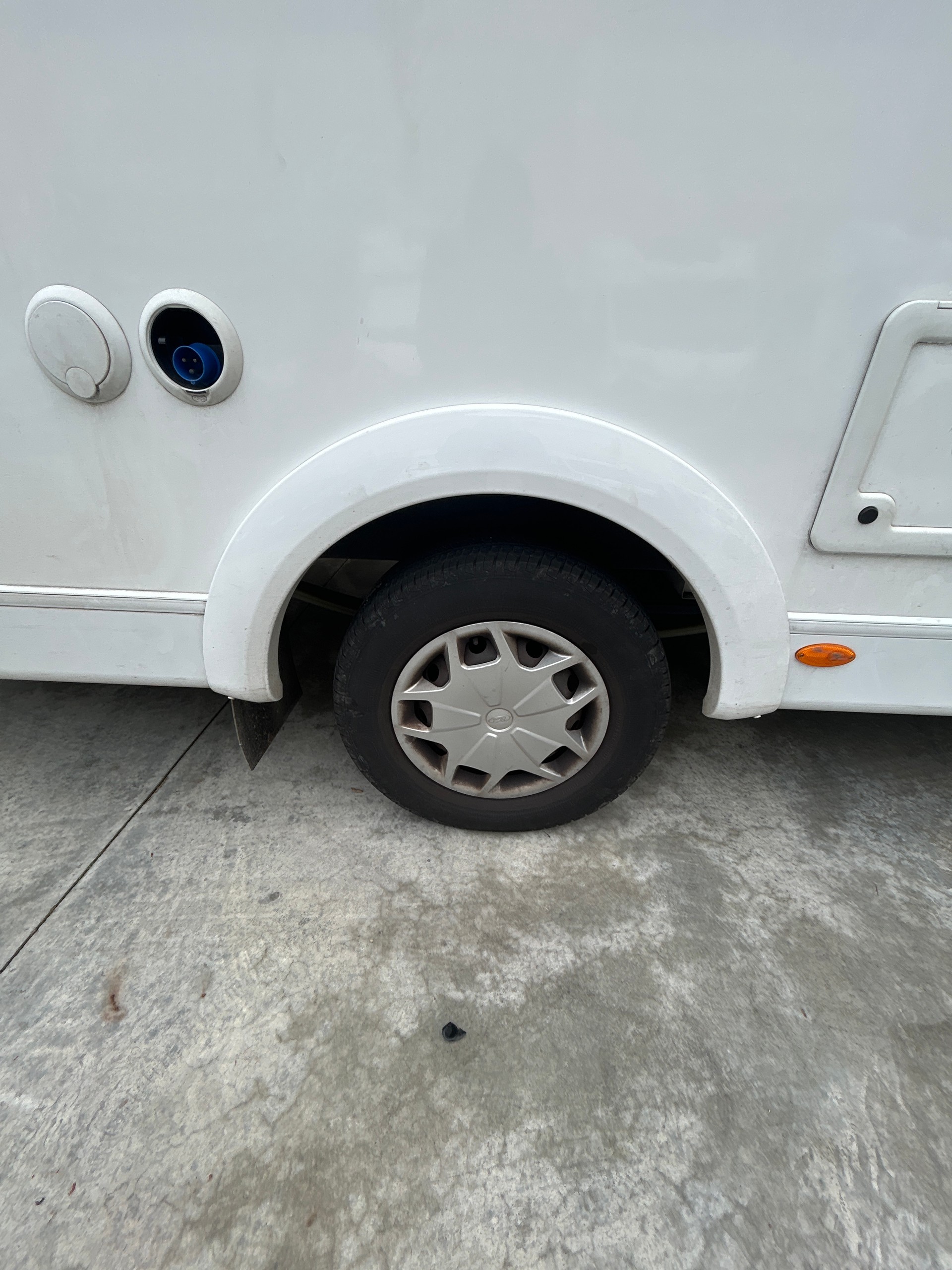 FORD 2023 Ford Transit Etrusco | Schaltgetriebe | Voll ausgestattet-image-9
