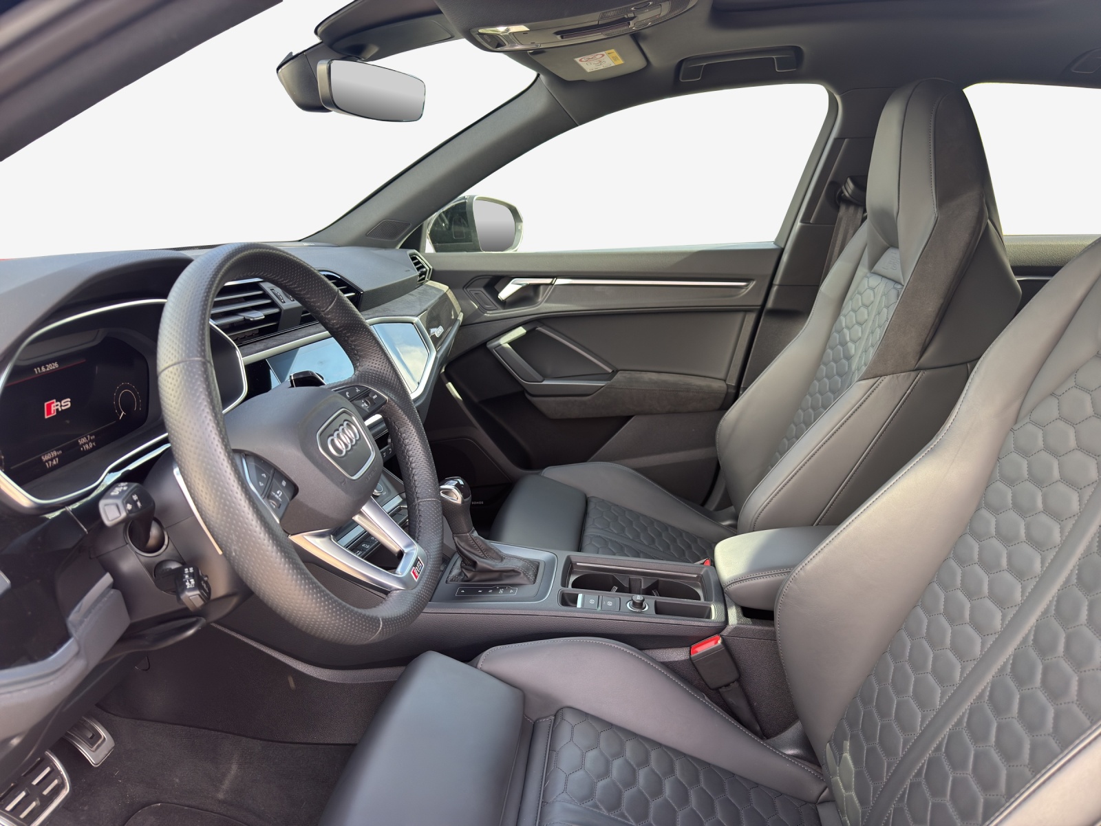 AUDI RS Q3 Sportback quattro S tronic-image-11