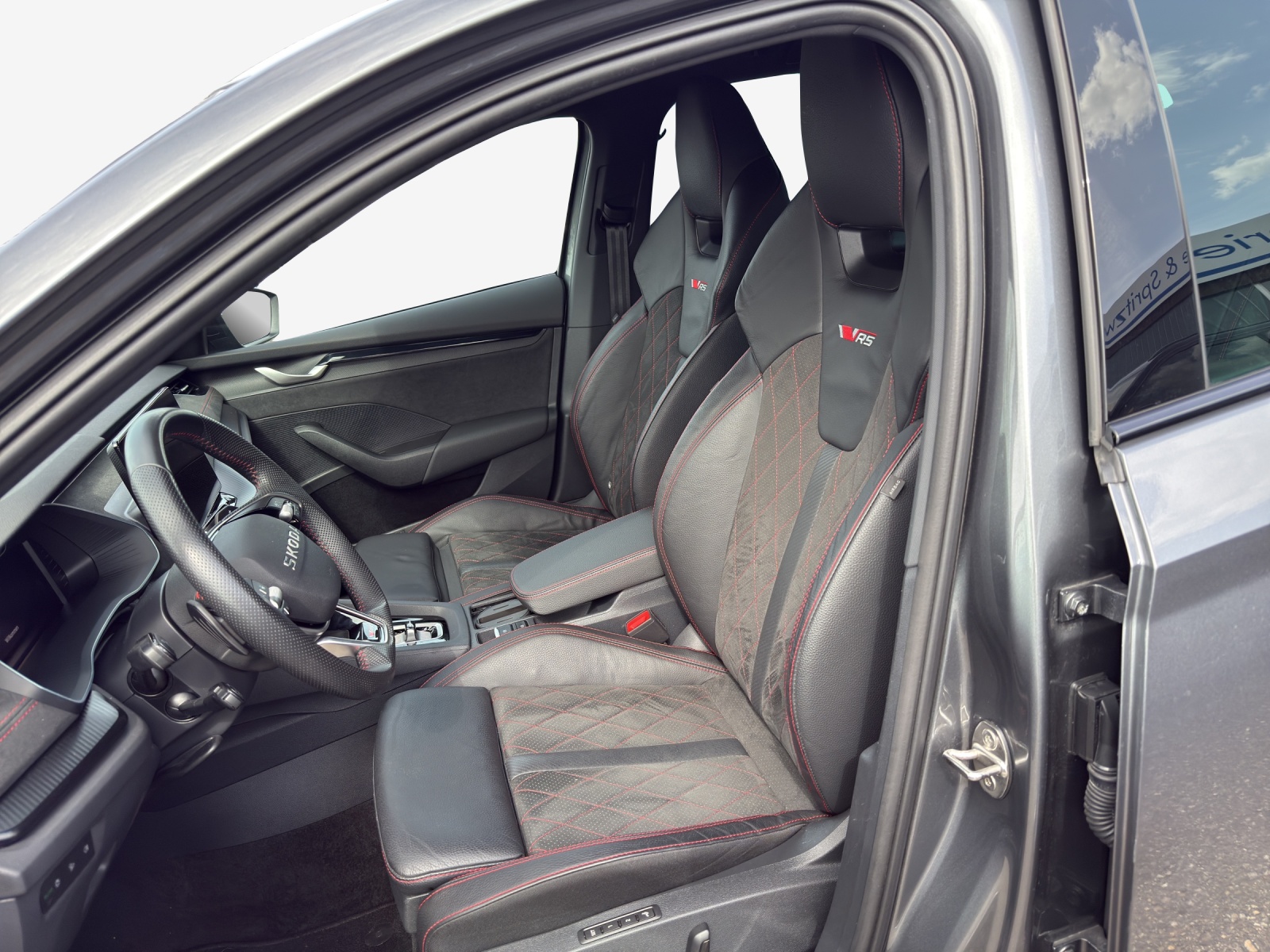 SKODA Octavia Combi 2.0 TSI DSG RS-image-7