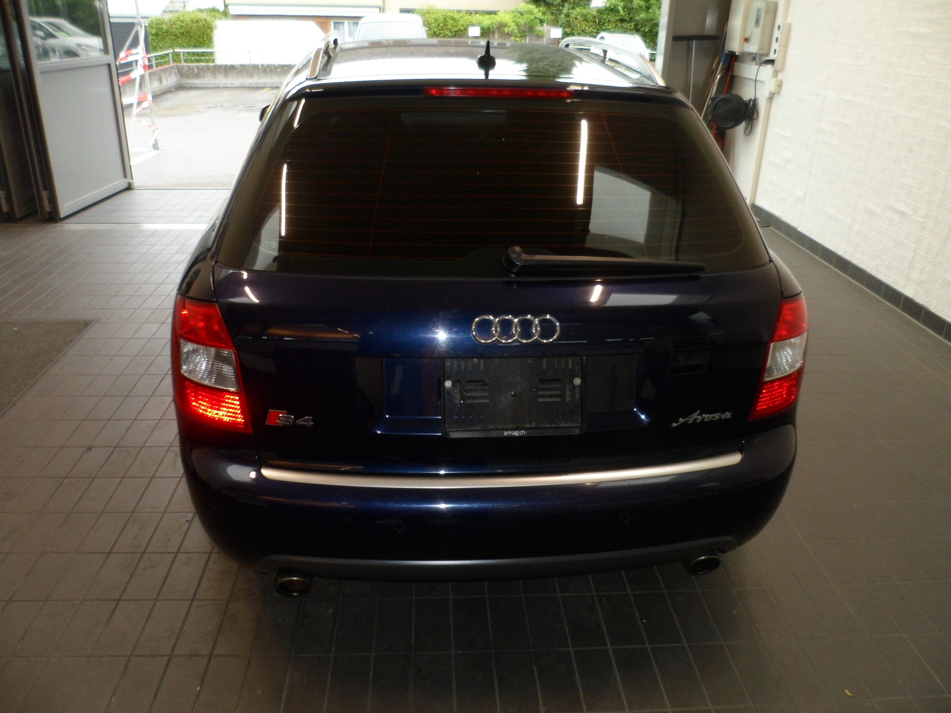 AUDI S4 Avant 4.2 V8 quattro-image-4