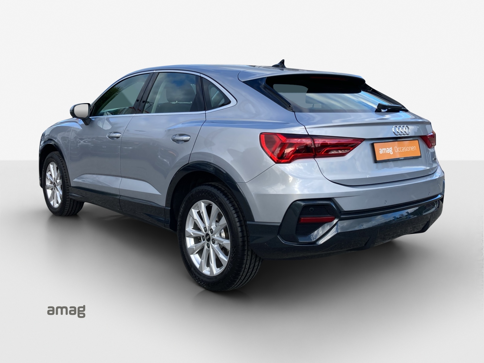AUDI Q3 Sportback 40 TFSI quattro S-tronic-image-2