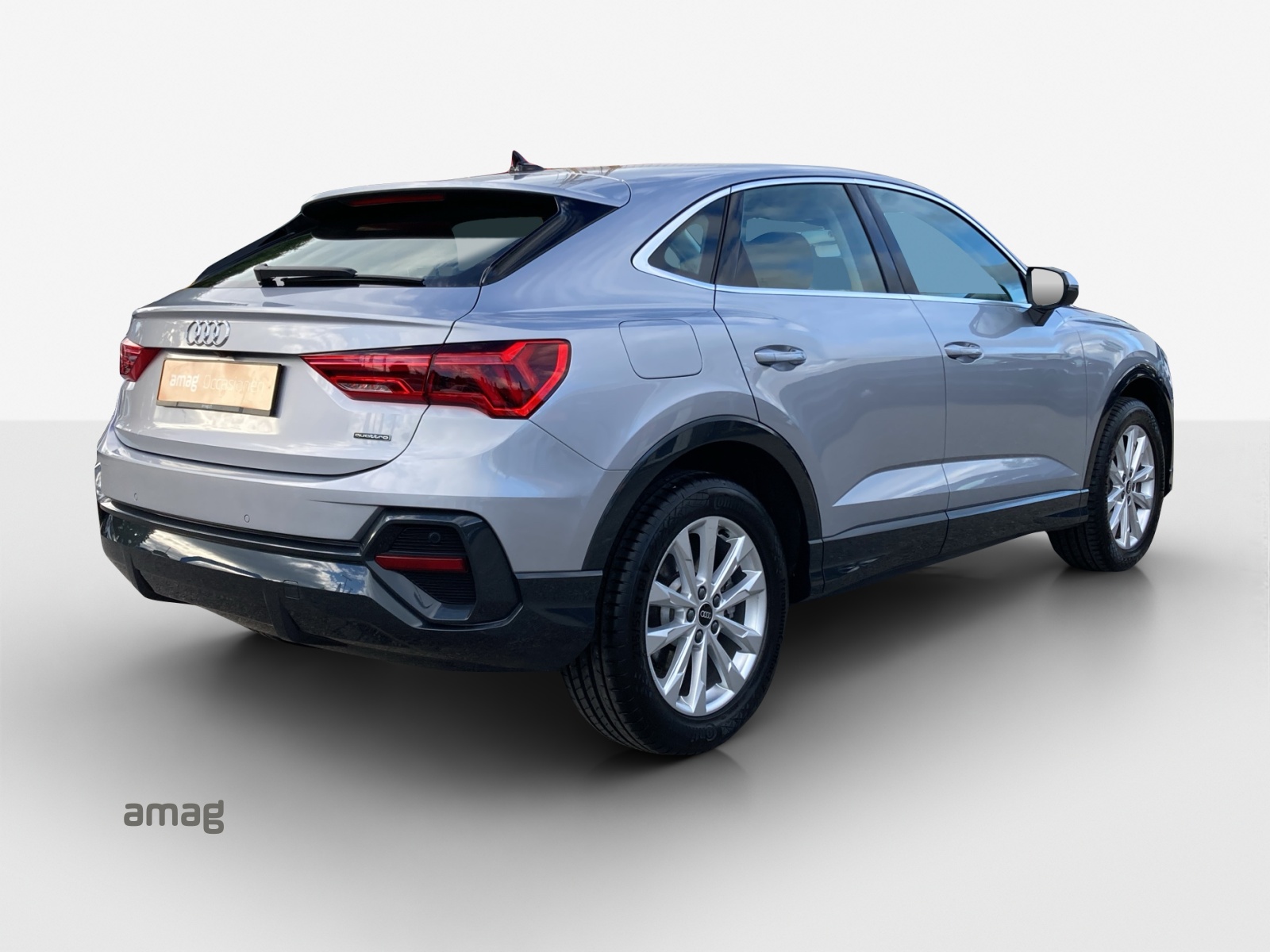 AUDI Q3 Sportback 40 TFSI quattro S-tronic-image-4