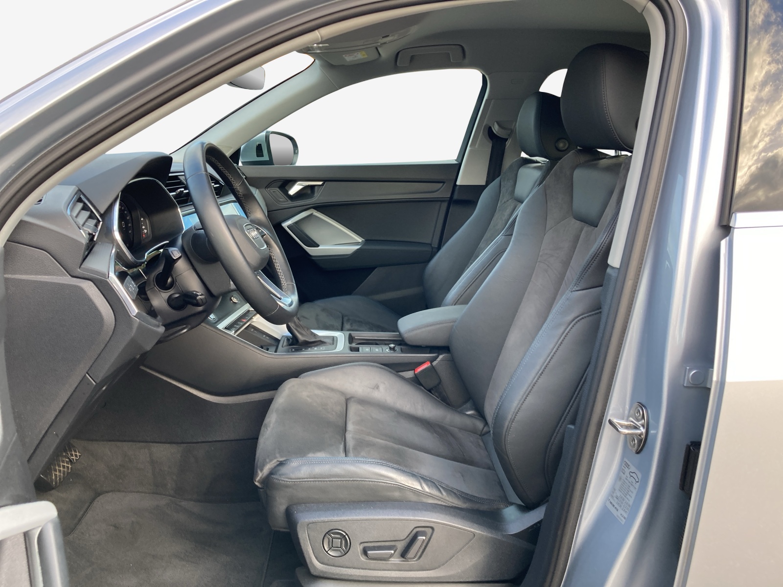 AUDI Q3 Sportback 40 TFSI quattro S-tronic-image-7