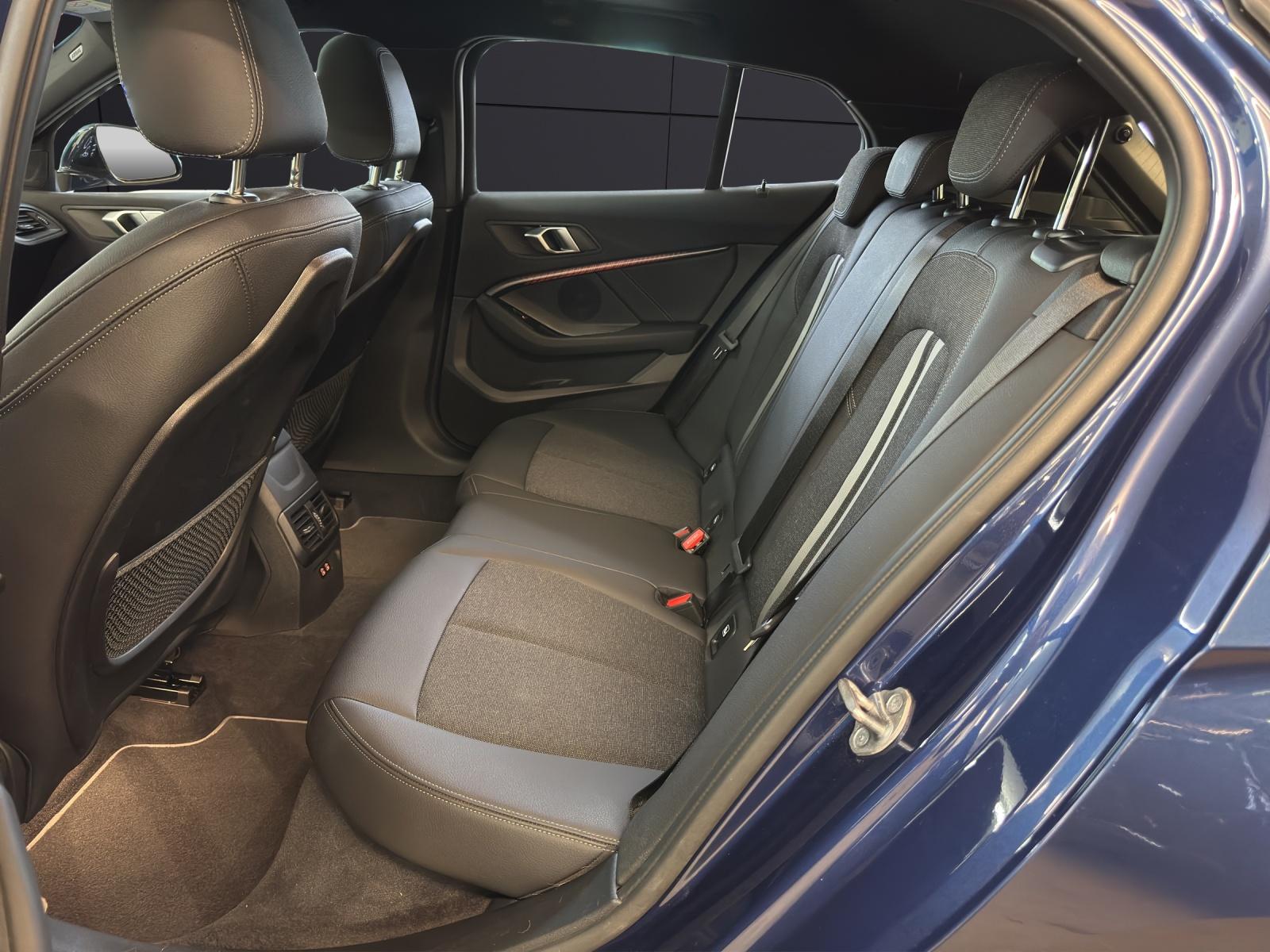 BMW 120d xDrive-image-11