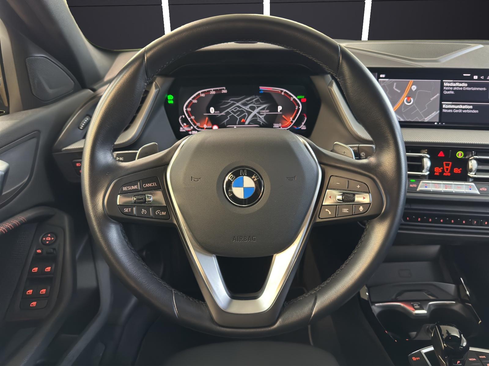 BMW 120d xDrive-image-18