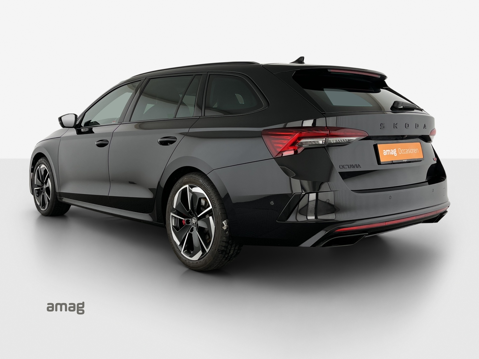 SKODA Octavia Combi 2.0 TSI DSG RS-image-2