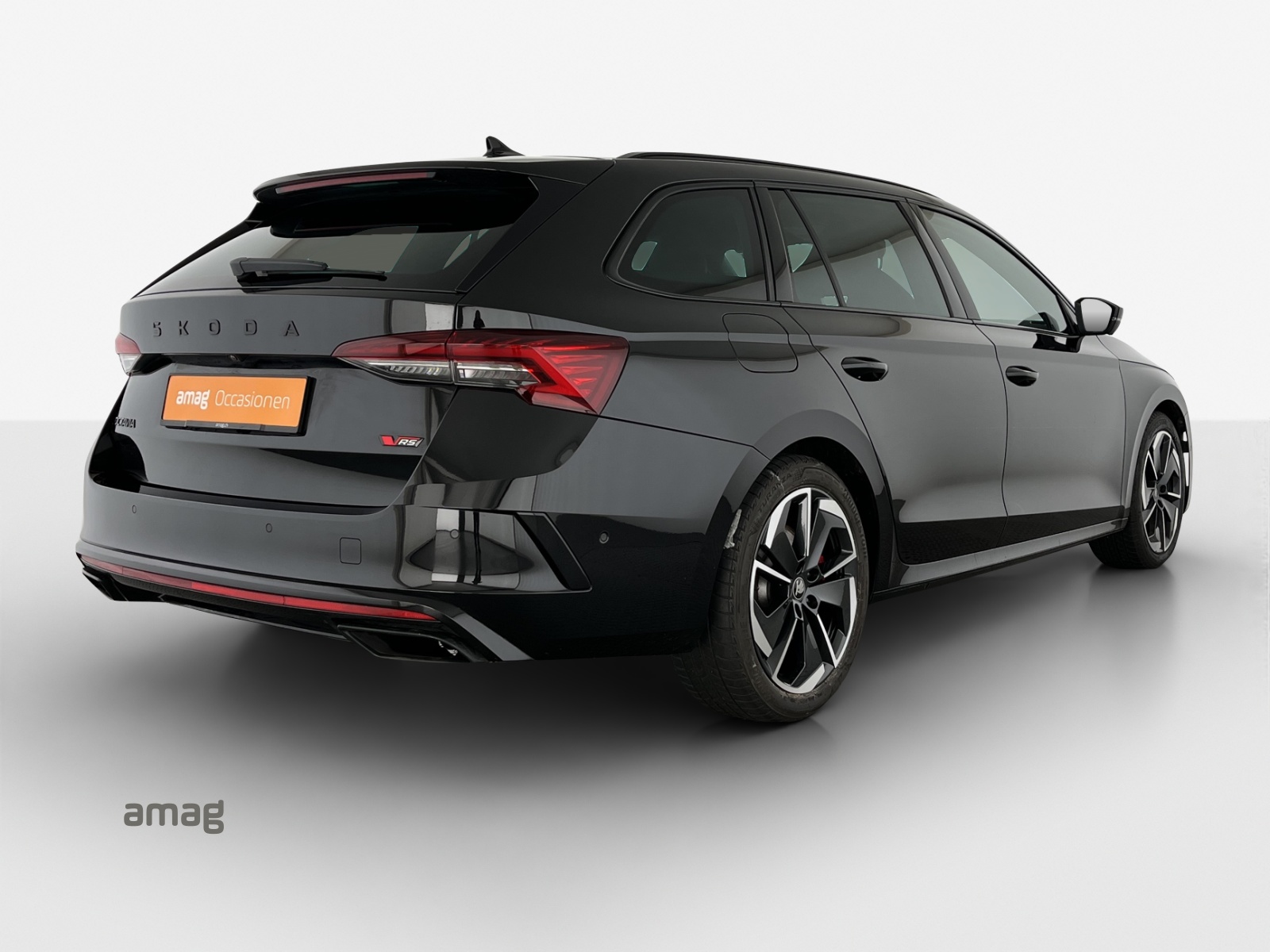 SKODA Octavia Combi 2.0 TSI DSG RS-image-4