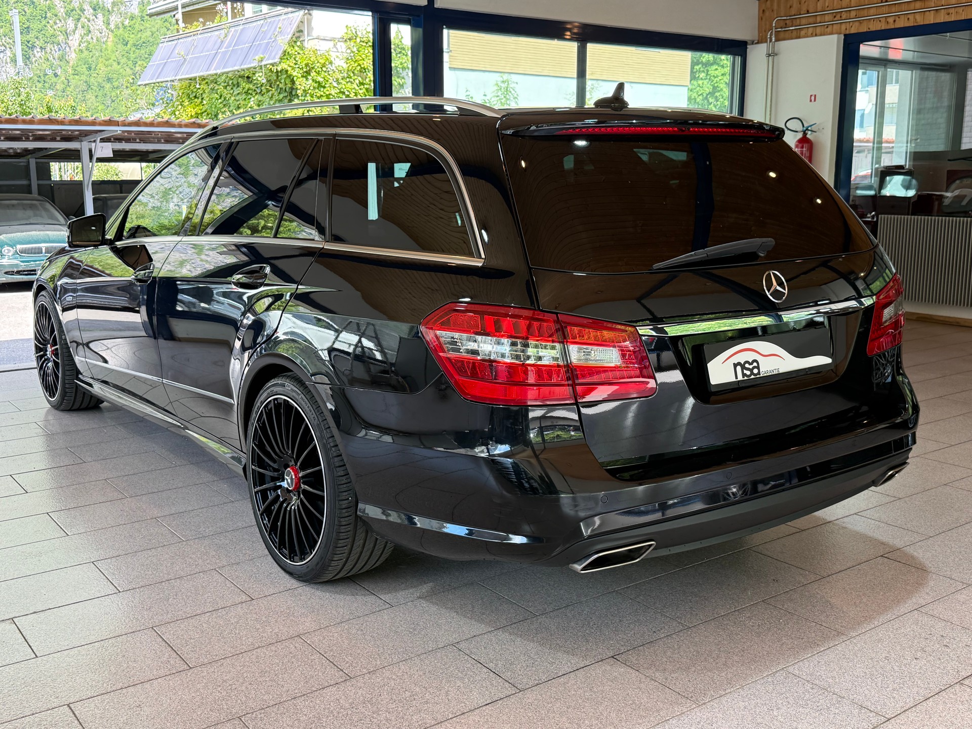 MERCEDES-BENZ E 350 CDI BlueEfficiency 4Matic 7G-Tronic-image-7
