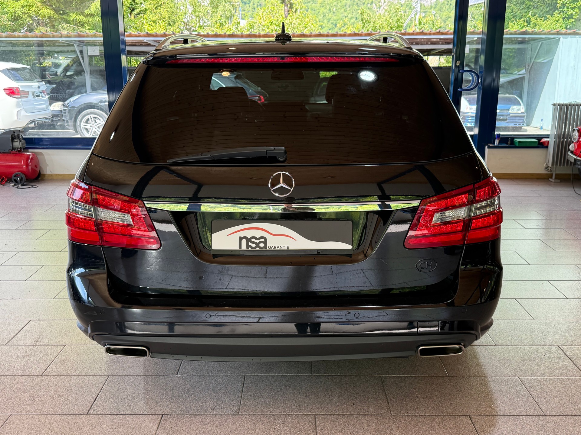 MERCEDES-BENZ E 350 CDI BlueEfficiency 4Matic 7G-Tronic-image-6