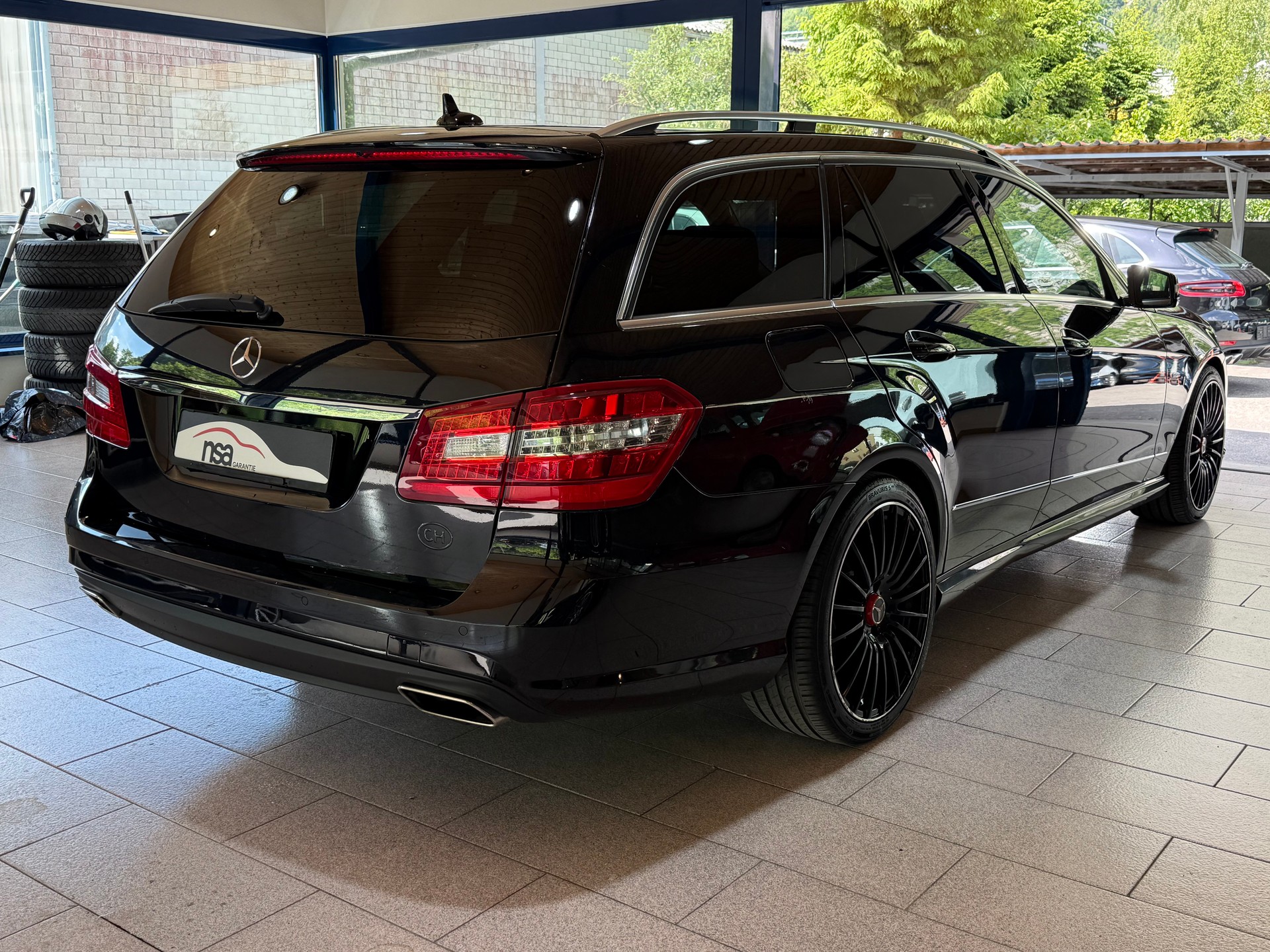 MERCEDES-BENZ E 350 CDI BlueEfficiency 4Matic 7G-Tronic-image-5