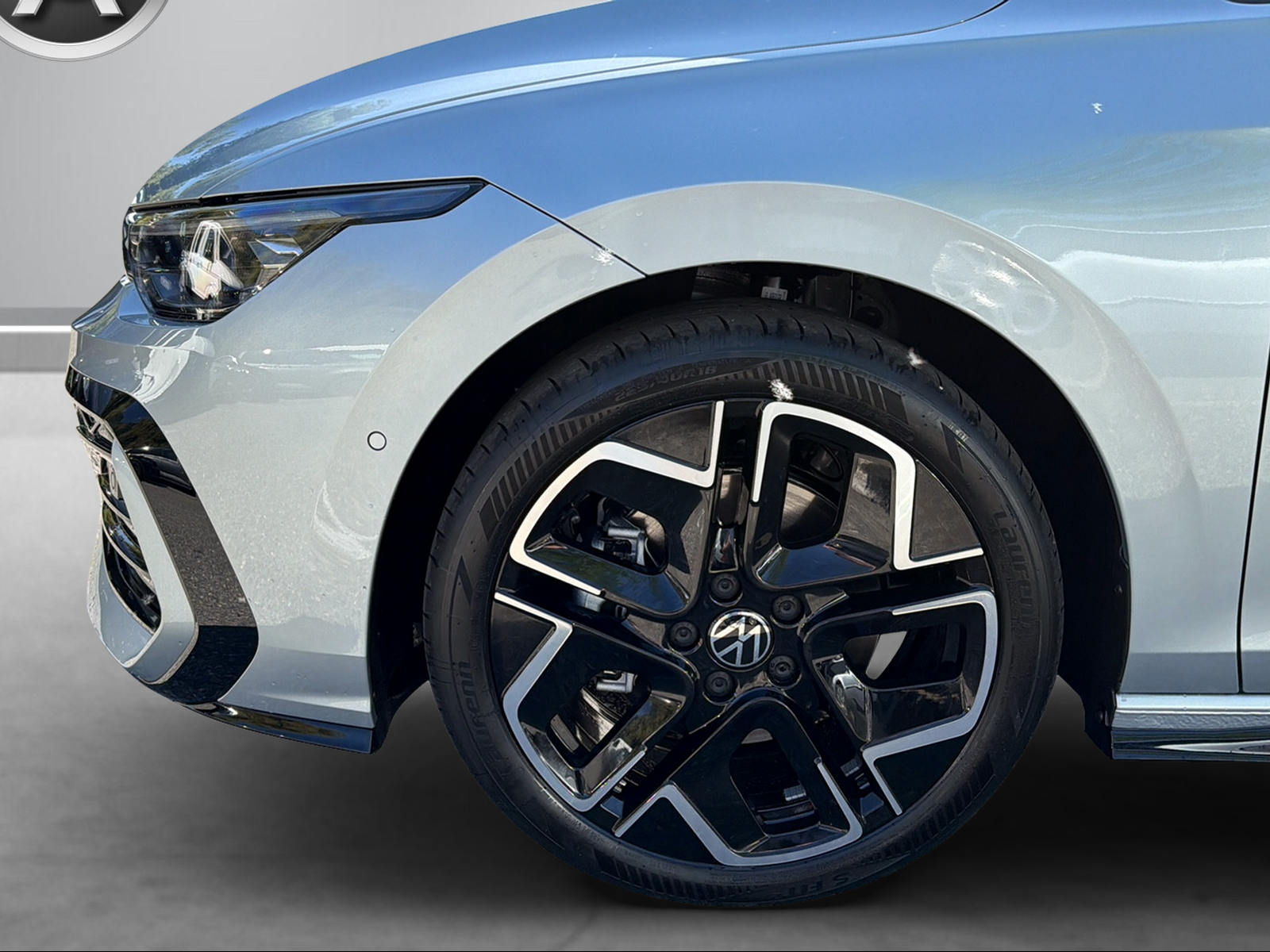 VW Golf 2.0 TSI R-Line DSG 4 Motion-image-3