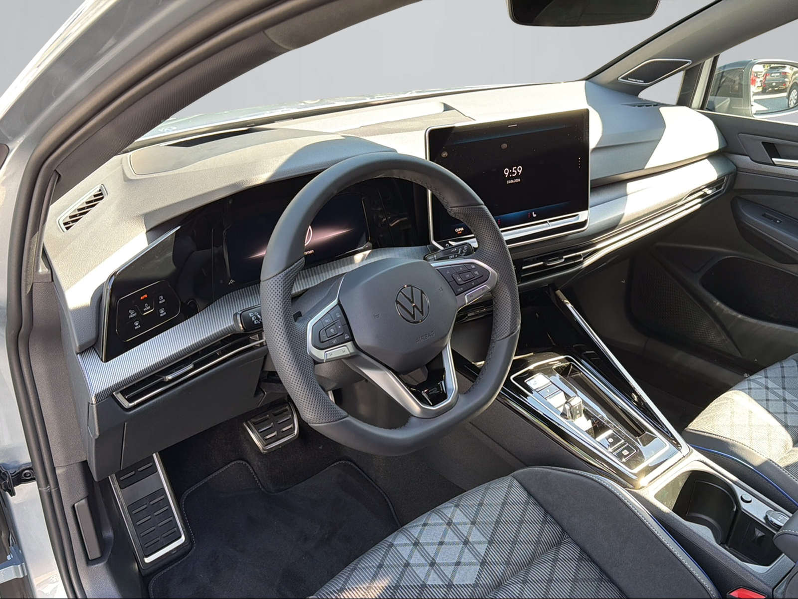 VW Golf 2.0 TSI R-Line DSG 4 Motion-image-13
