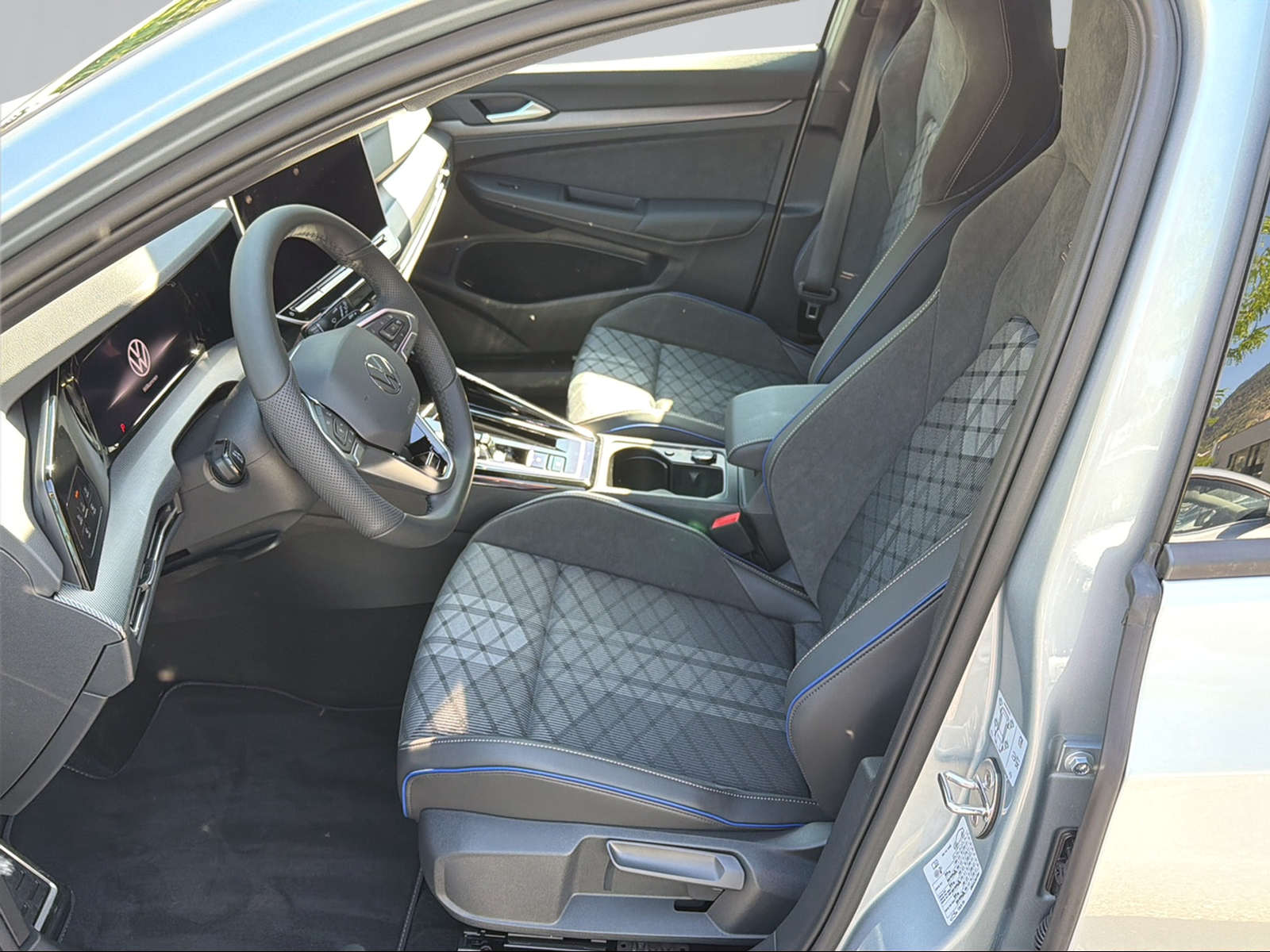 VW Golf 2.0 TSI R-Line DSG 4 Motion-image-11