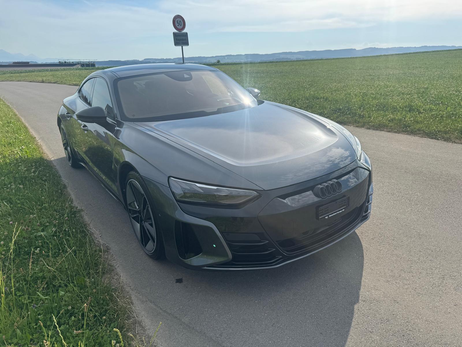AUDI e-tron GT quattro-image-1