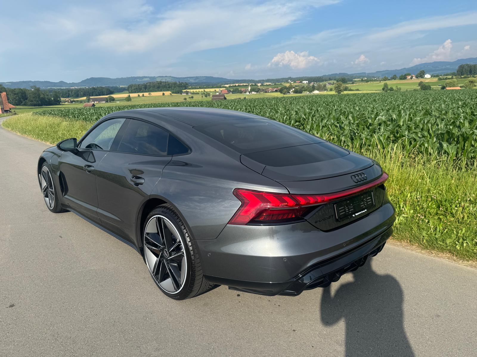 AUDI e-tron GT quattro-image-4